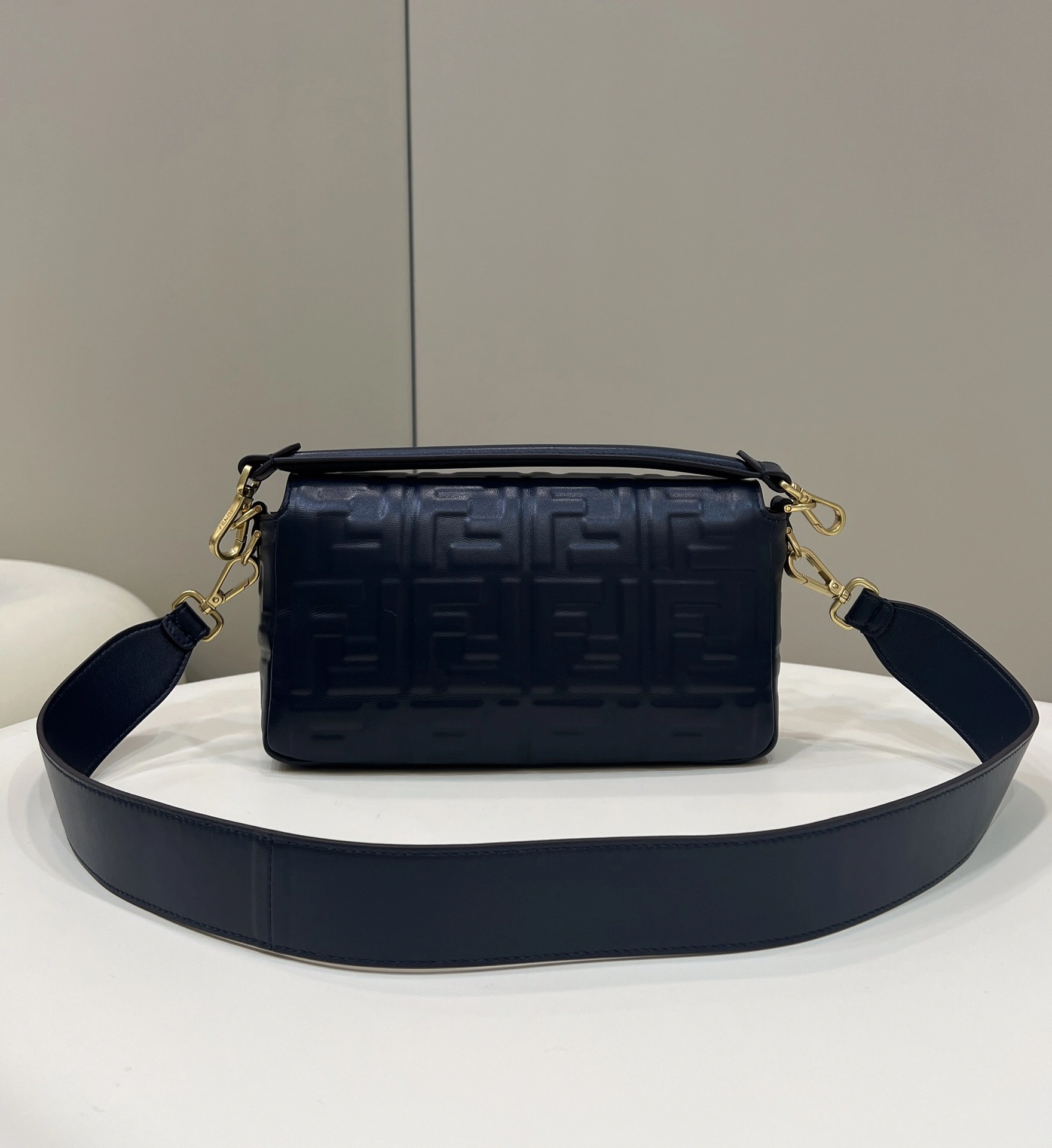 Fendi Satchel Bags Resilient 69733