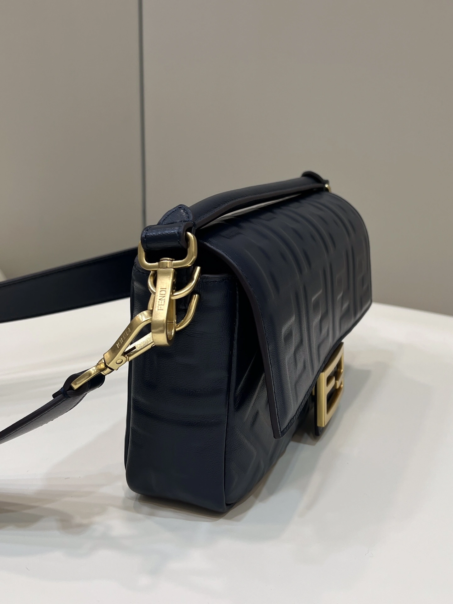 Fendi Satchel Bags Resilient 69733