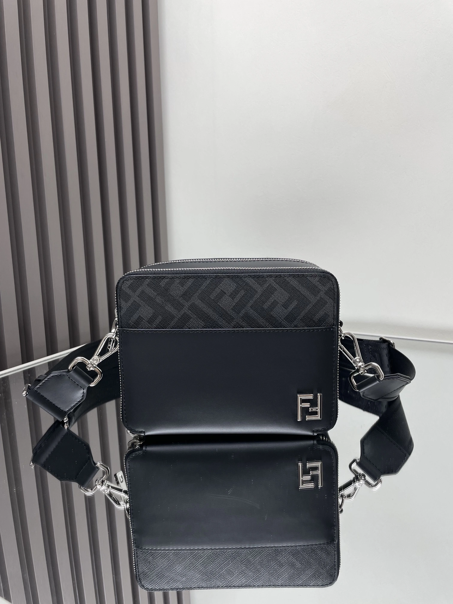 Fendi Satchel Bags TimelessDesign 69761