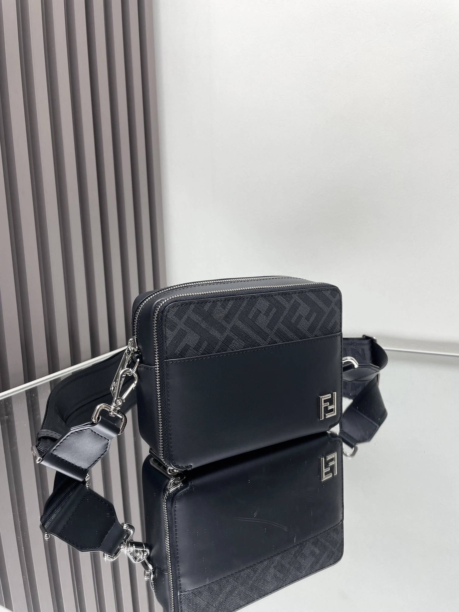 Fendi Satchel Bags TimelessDesign 69761