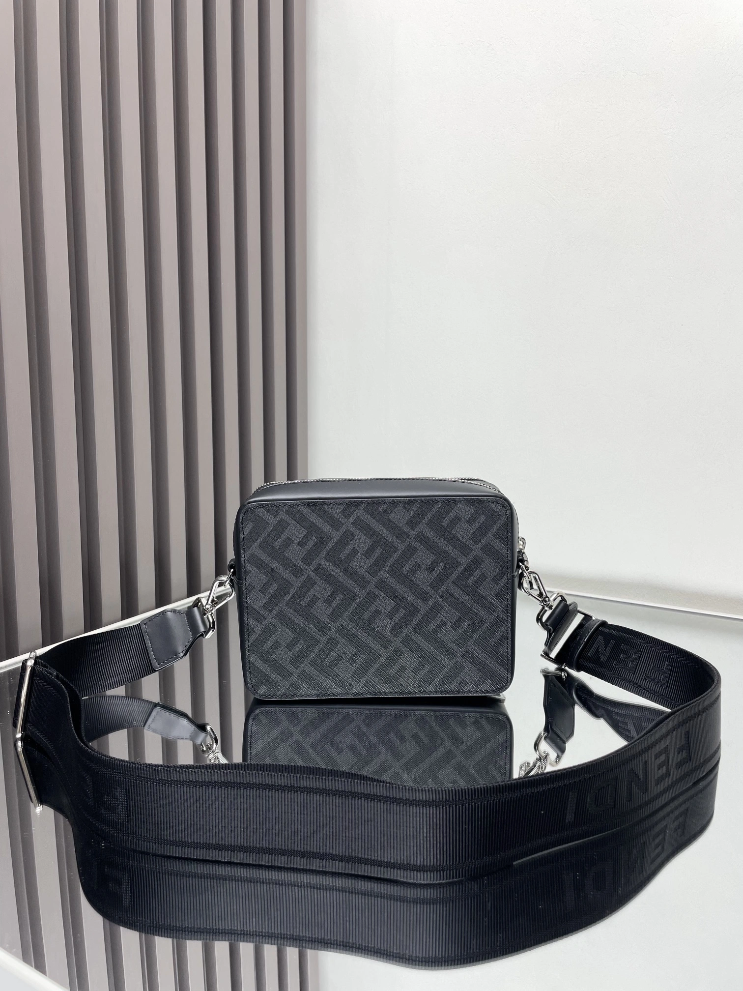 Fendi Satchel Bags TimelessDesign 69761