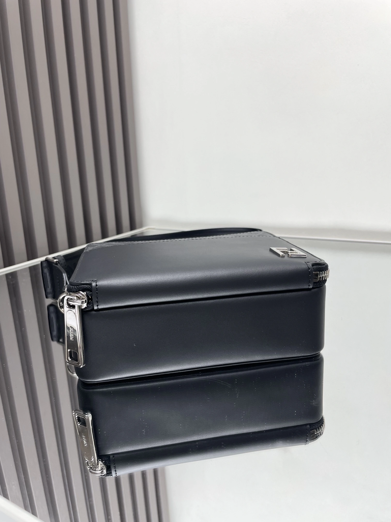 Fendi Satchel Bags TimelessDesign 69761