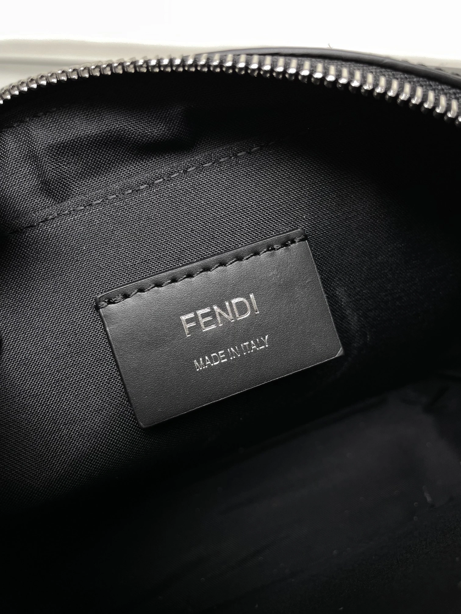 Fendi Satchel Bags TimelessDesign 69761