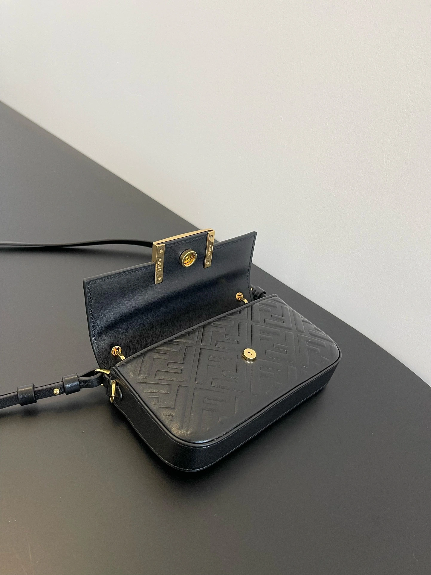 UrbanChic Fendi Satchel Bags 69717