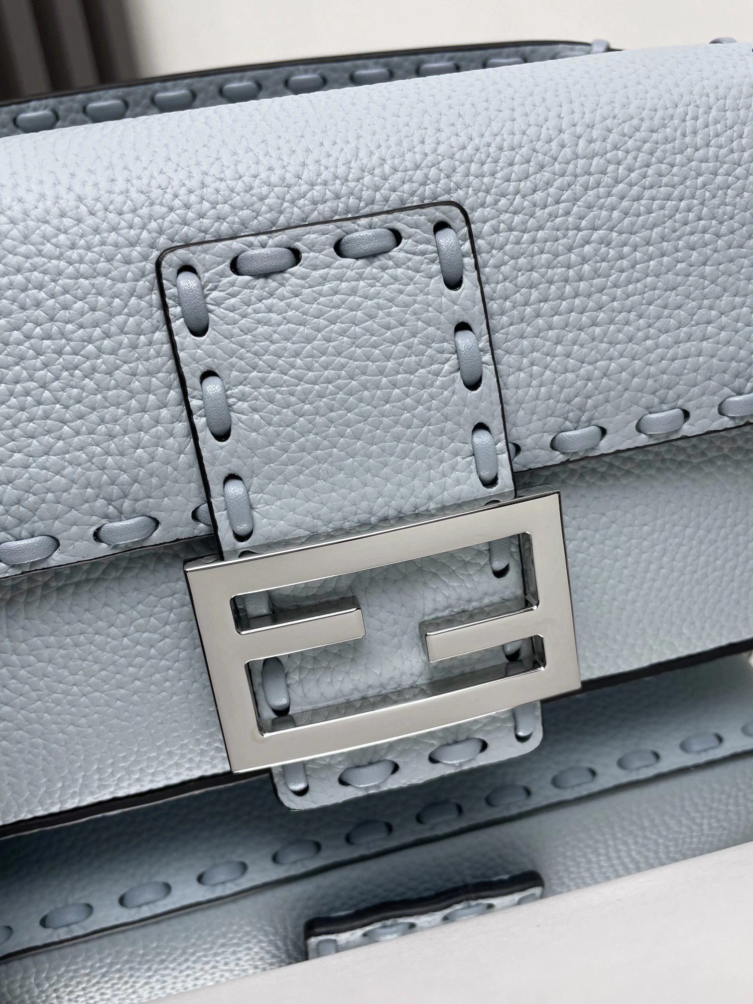 Fendi Satchel Bags Trendsetting 69712