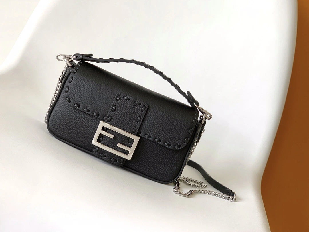 Fendi Satchel Bags Comfortable 69705