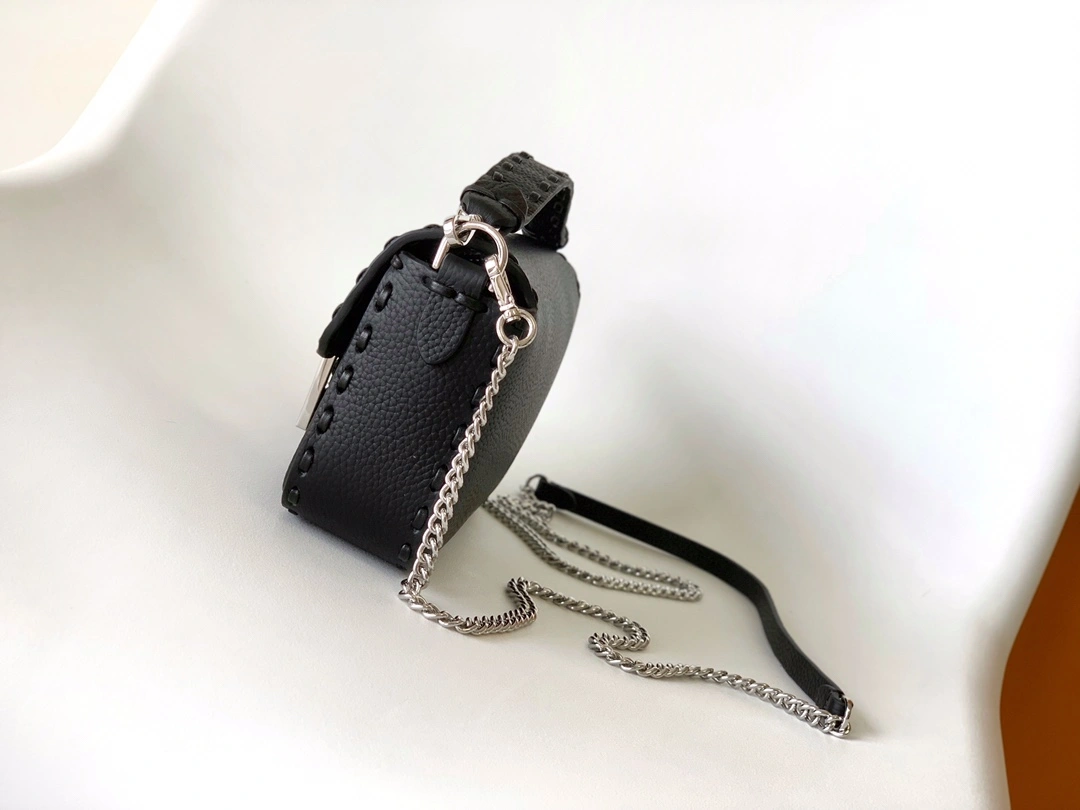 Fendi Satchel Bags Comfortable 69705