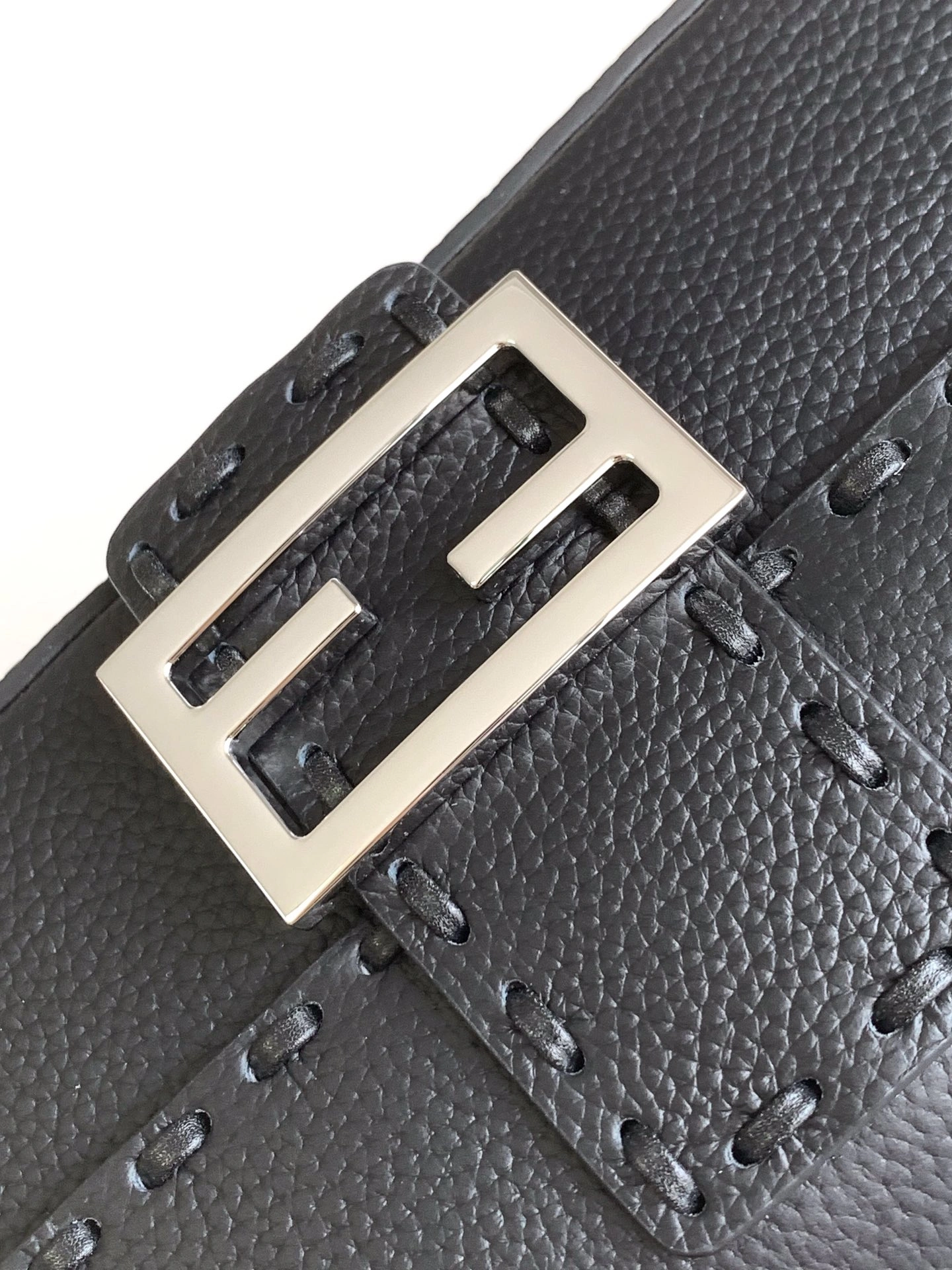 Fendi Satchel Bags Comfortable 69705