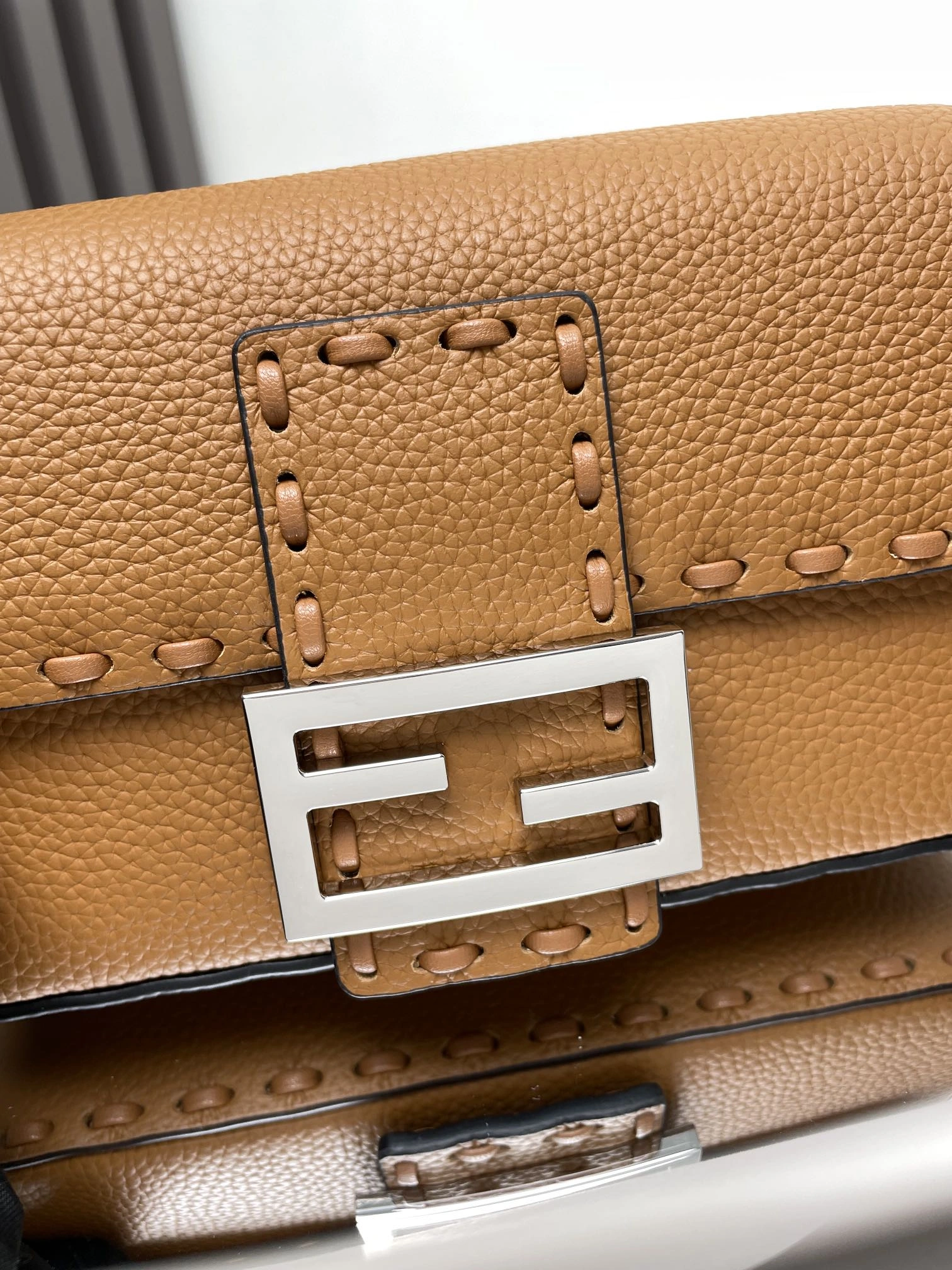 Premium Fendi Satchel Bags 69708