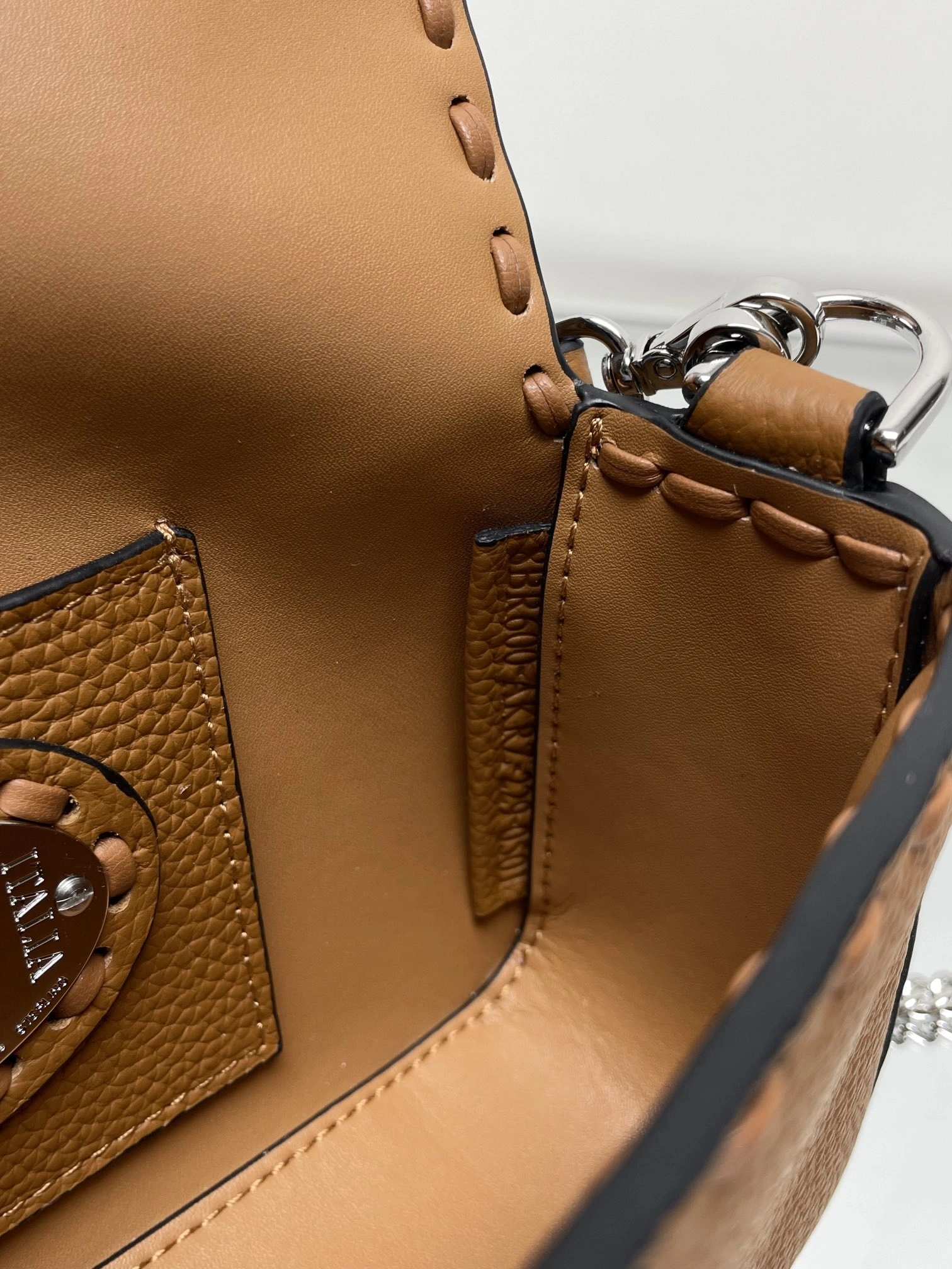 Premium Fendi Satchel Bags 69708