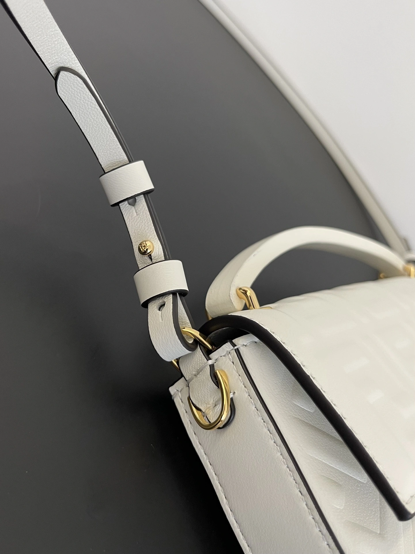 Fendi Satchel Bags Comfortable 69703