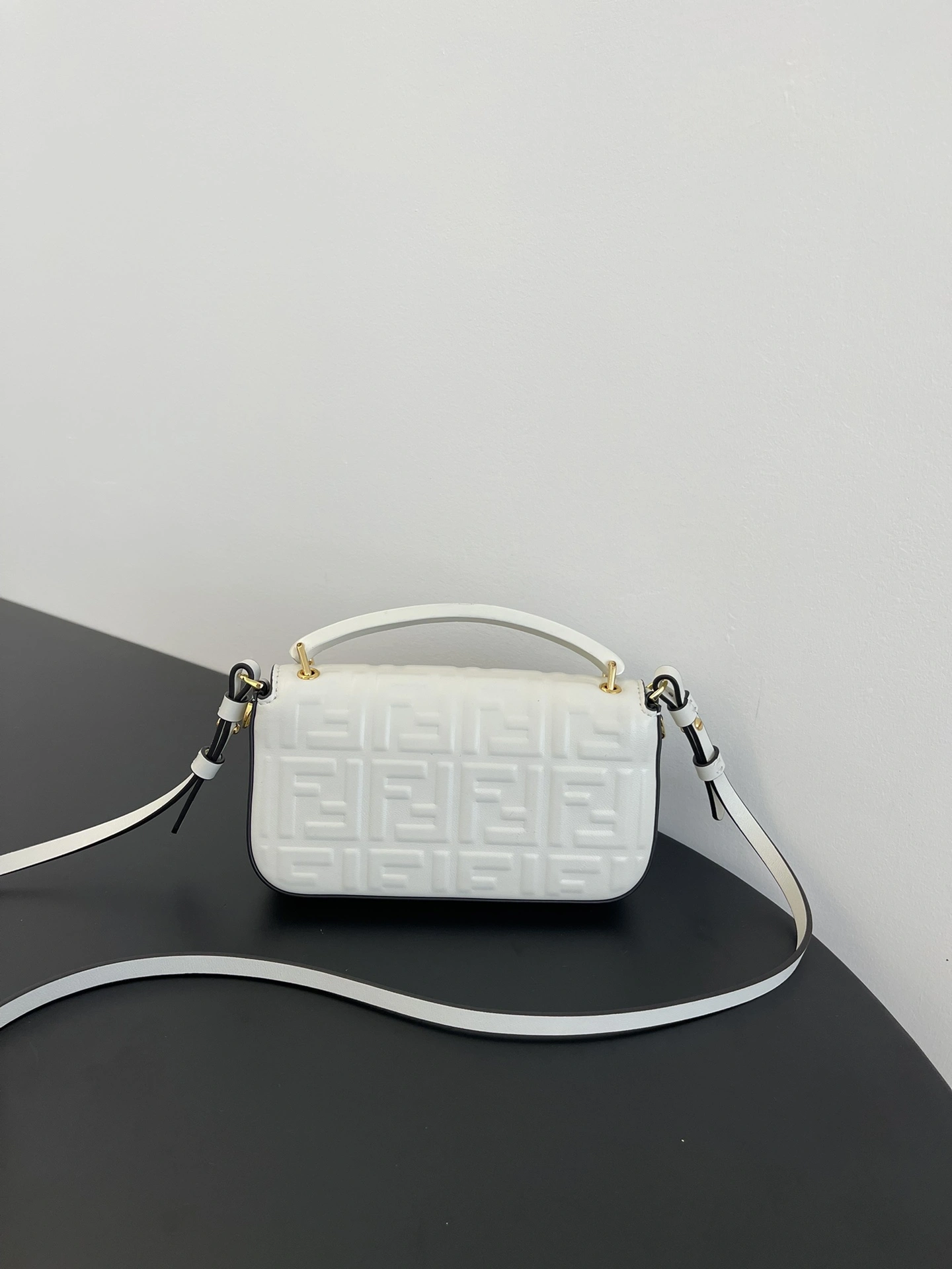 Fendi Satchel Bags Comfortable 69703