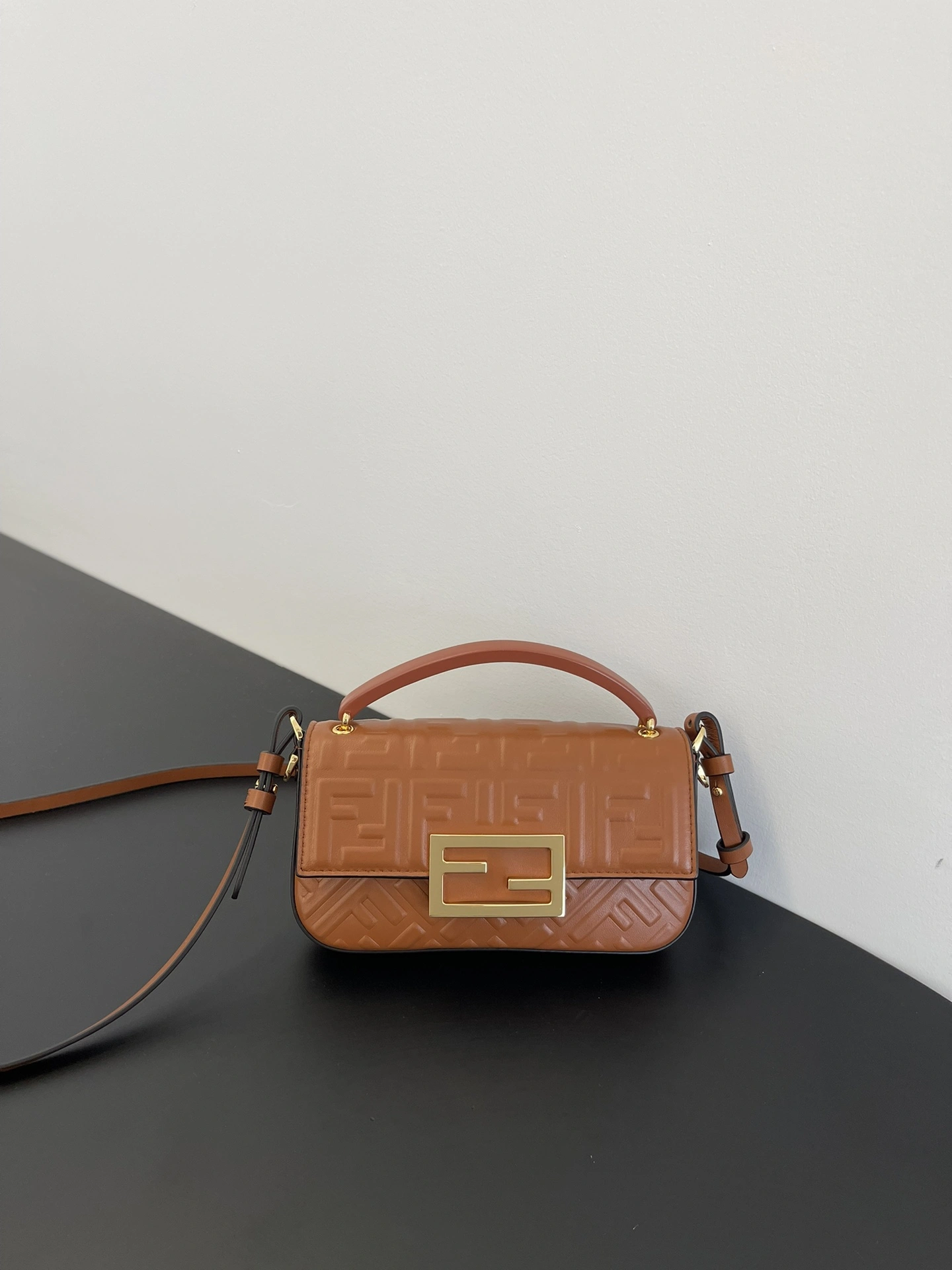 Fendi Satchel Bags Premium 69704