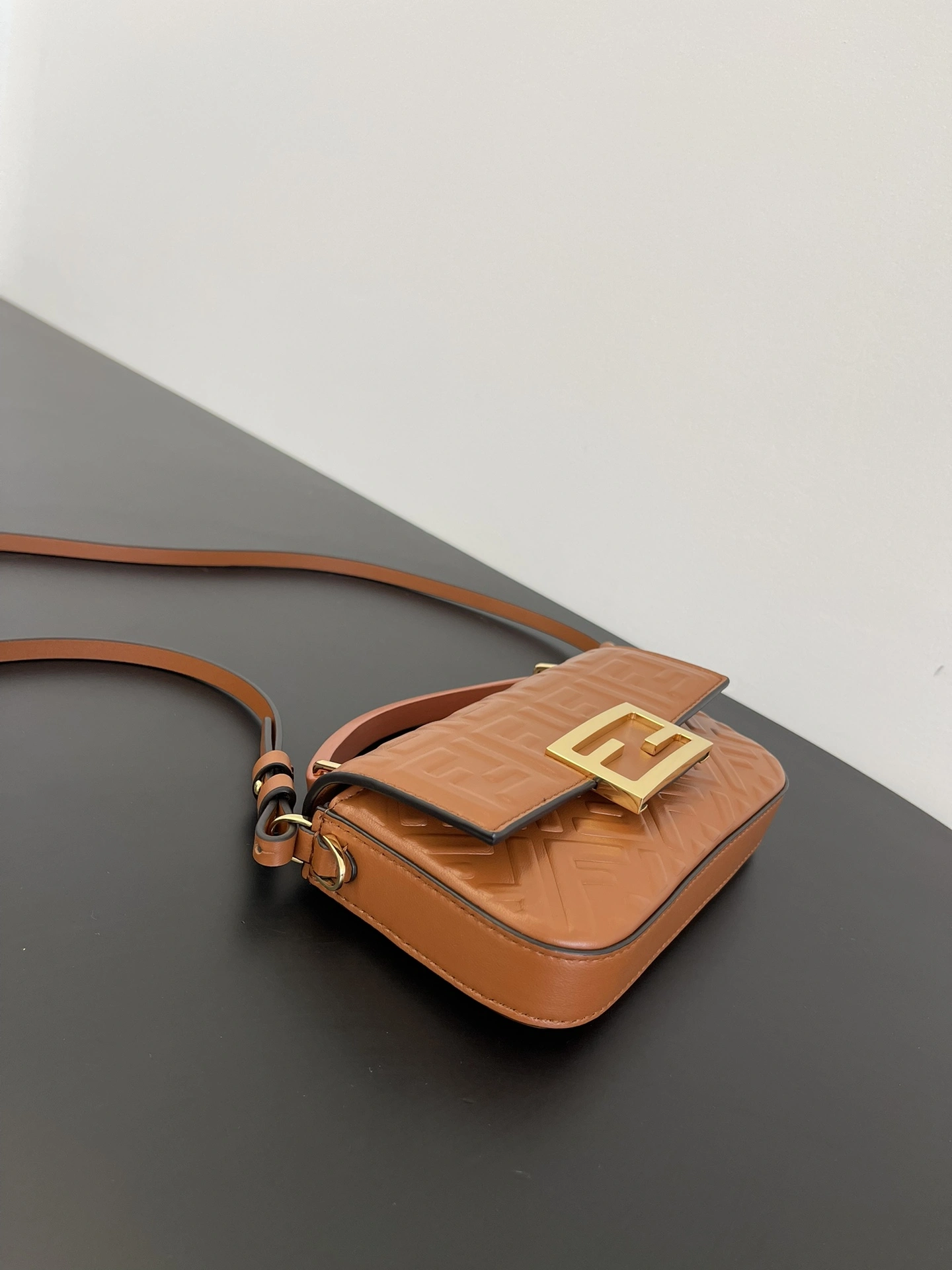 Fendi Satchel Bags Premium 69704