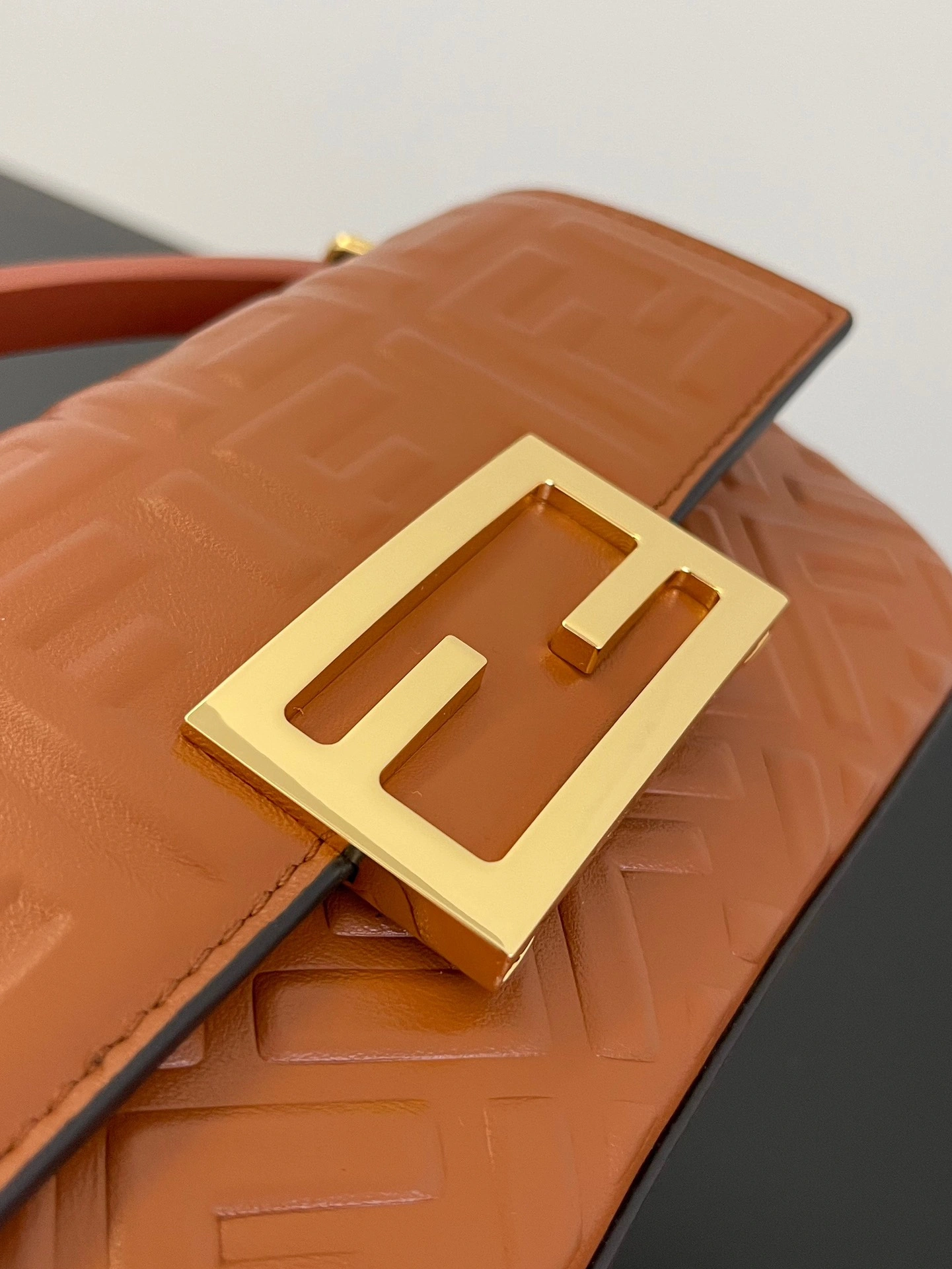 Fendi Satchel Bags Premium 69704