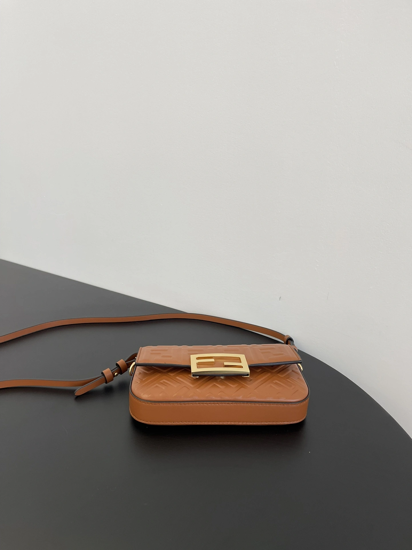 Fendi Satchel Bags Premium 69704