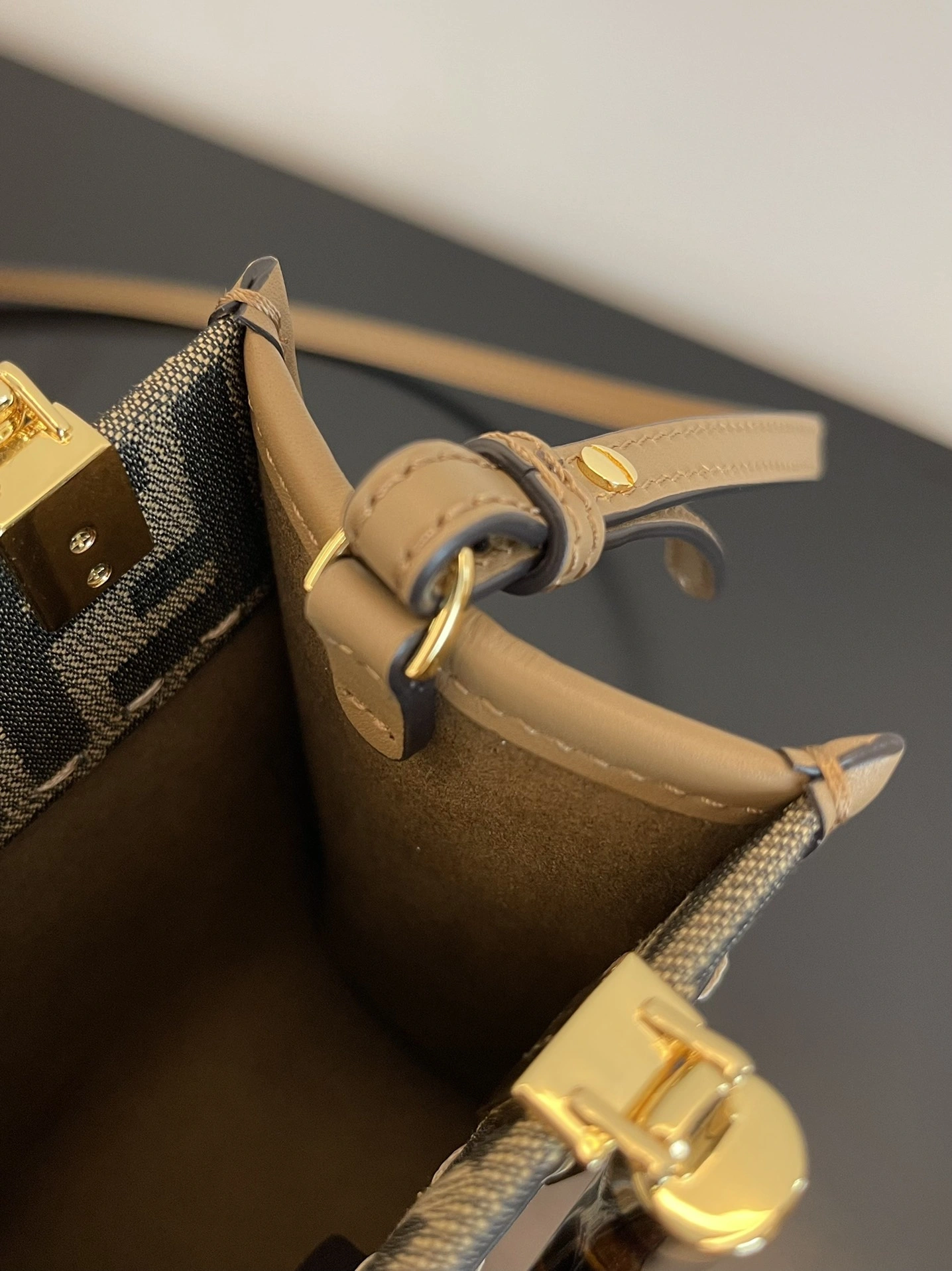 Fendi Satchel Bags ComfortFit 69699