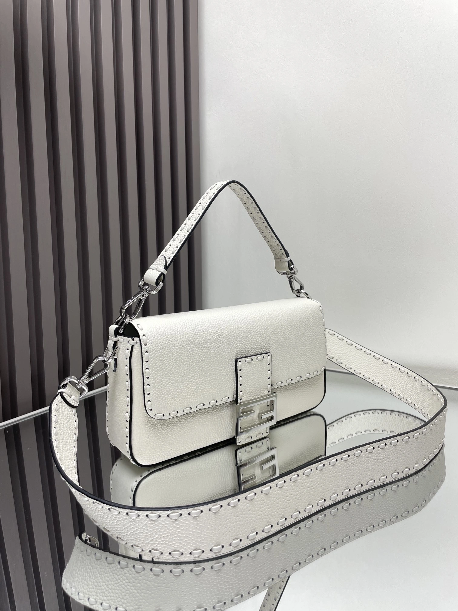Sporty Fendi Satchel Bags 69696