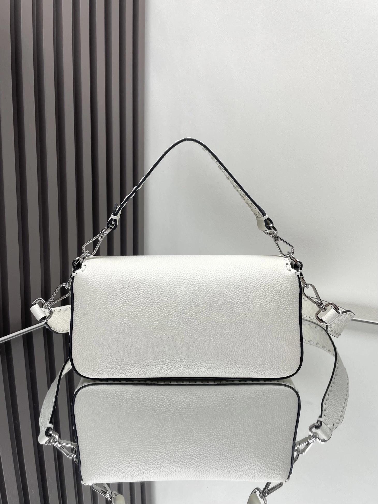 Sporty Fendi Satchel Bags 69696