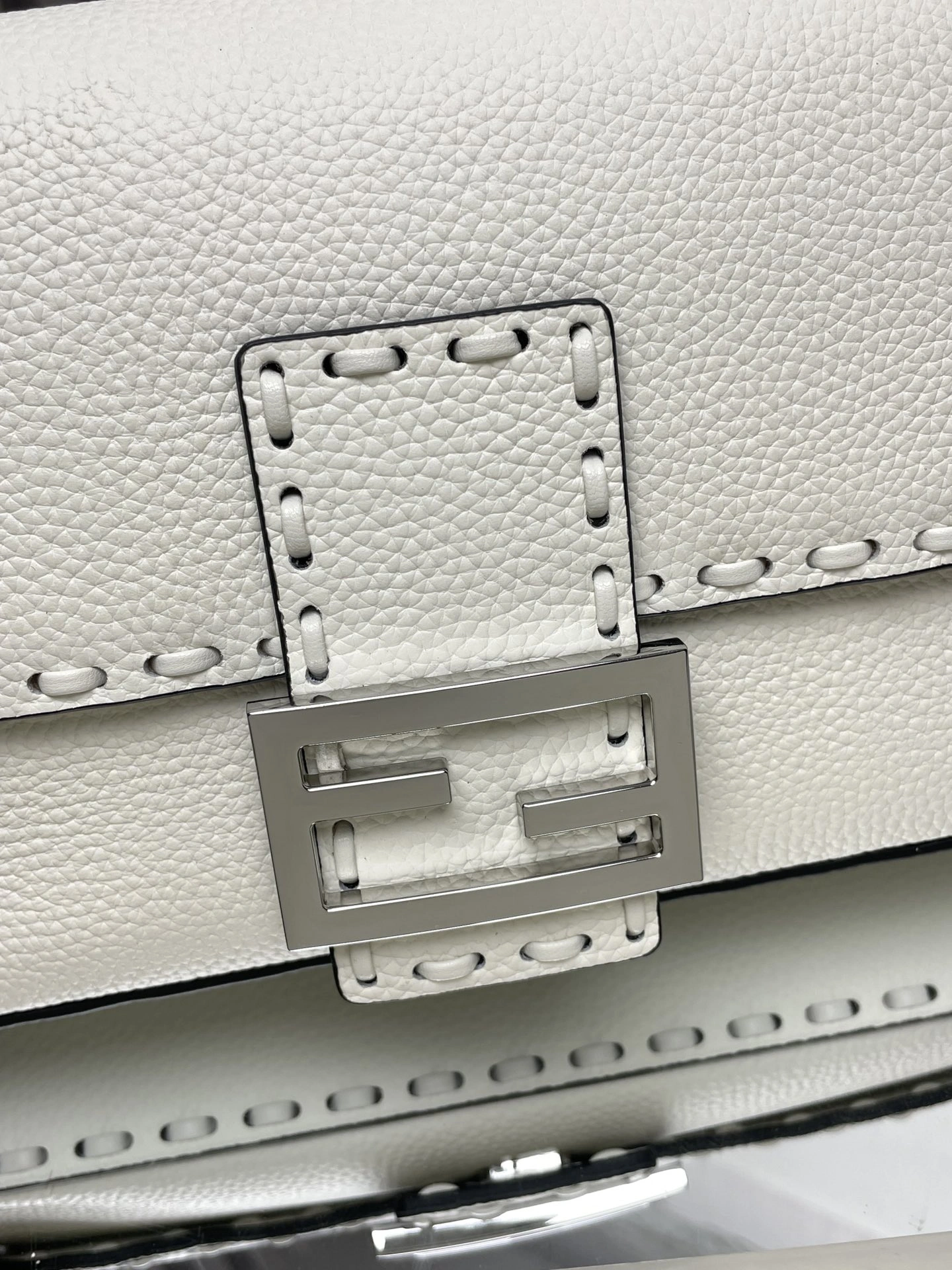 Sporty Fendi Satchel Bags 69696