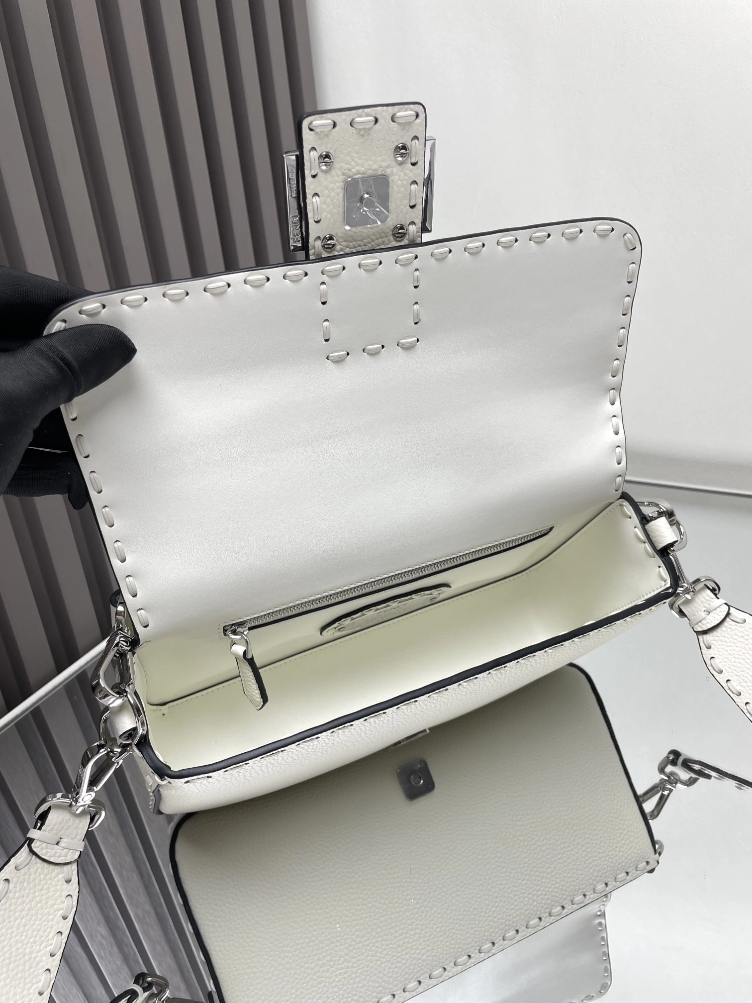 Sporty Fendi Satchel Bags 69696