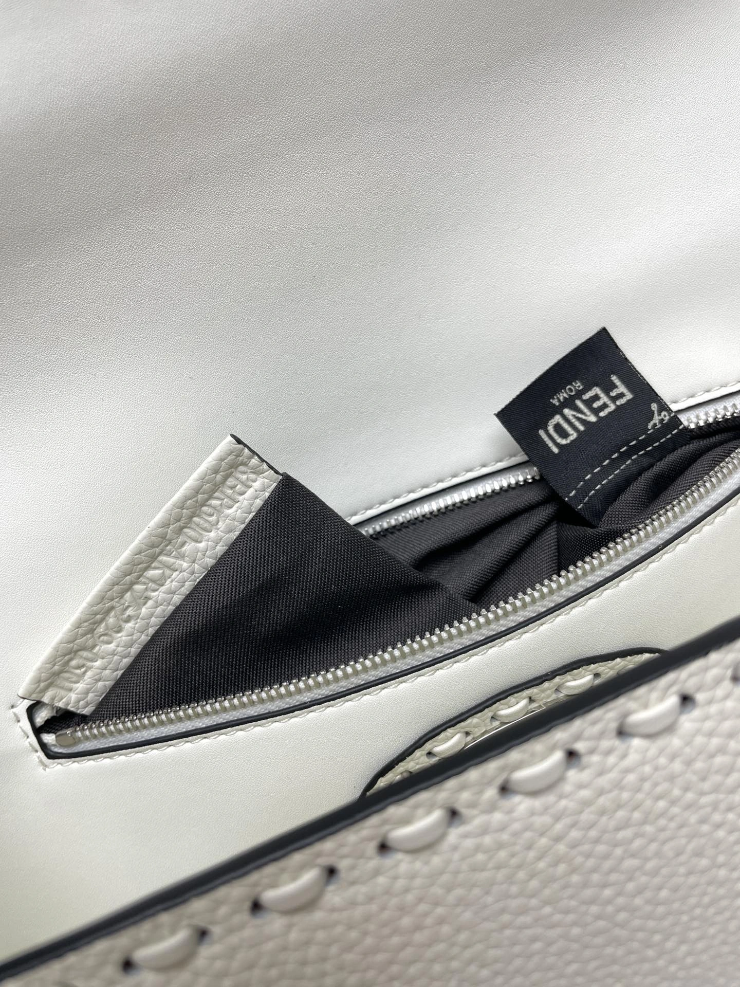 Sporty Fendi Satchel Bags 69696