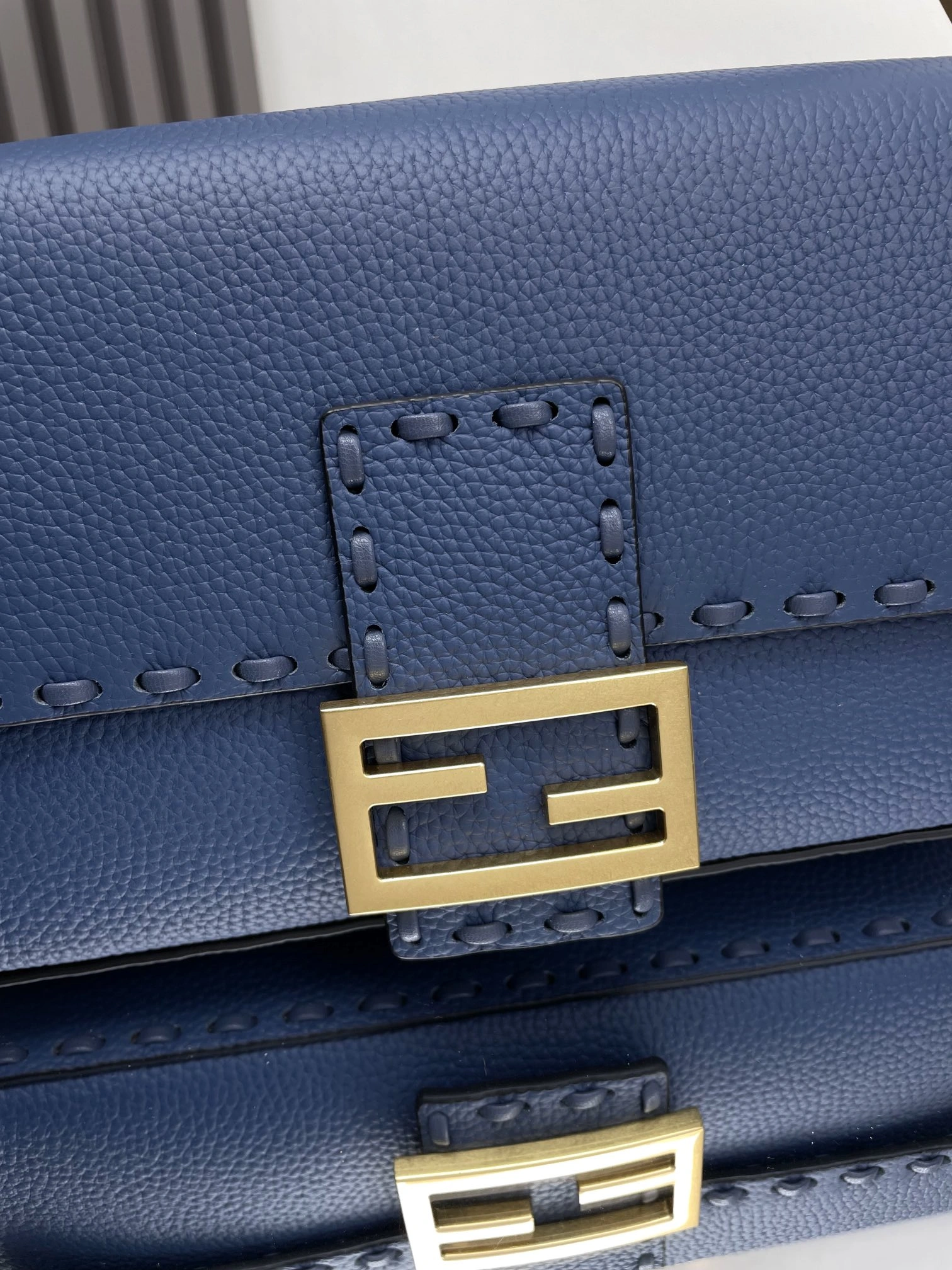 WellDesigned Fendi Satchel Bags 69691