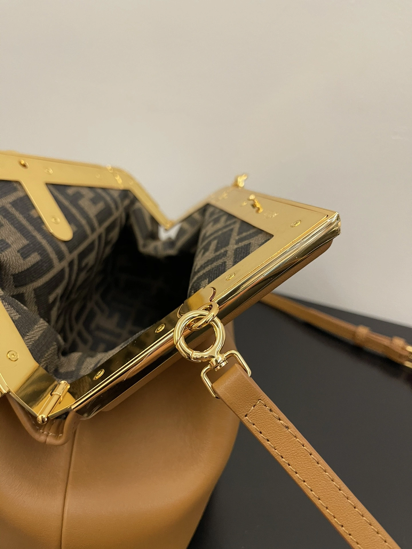 Soft Fendi Satchel Bags 69689