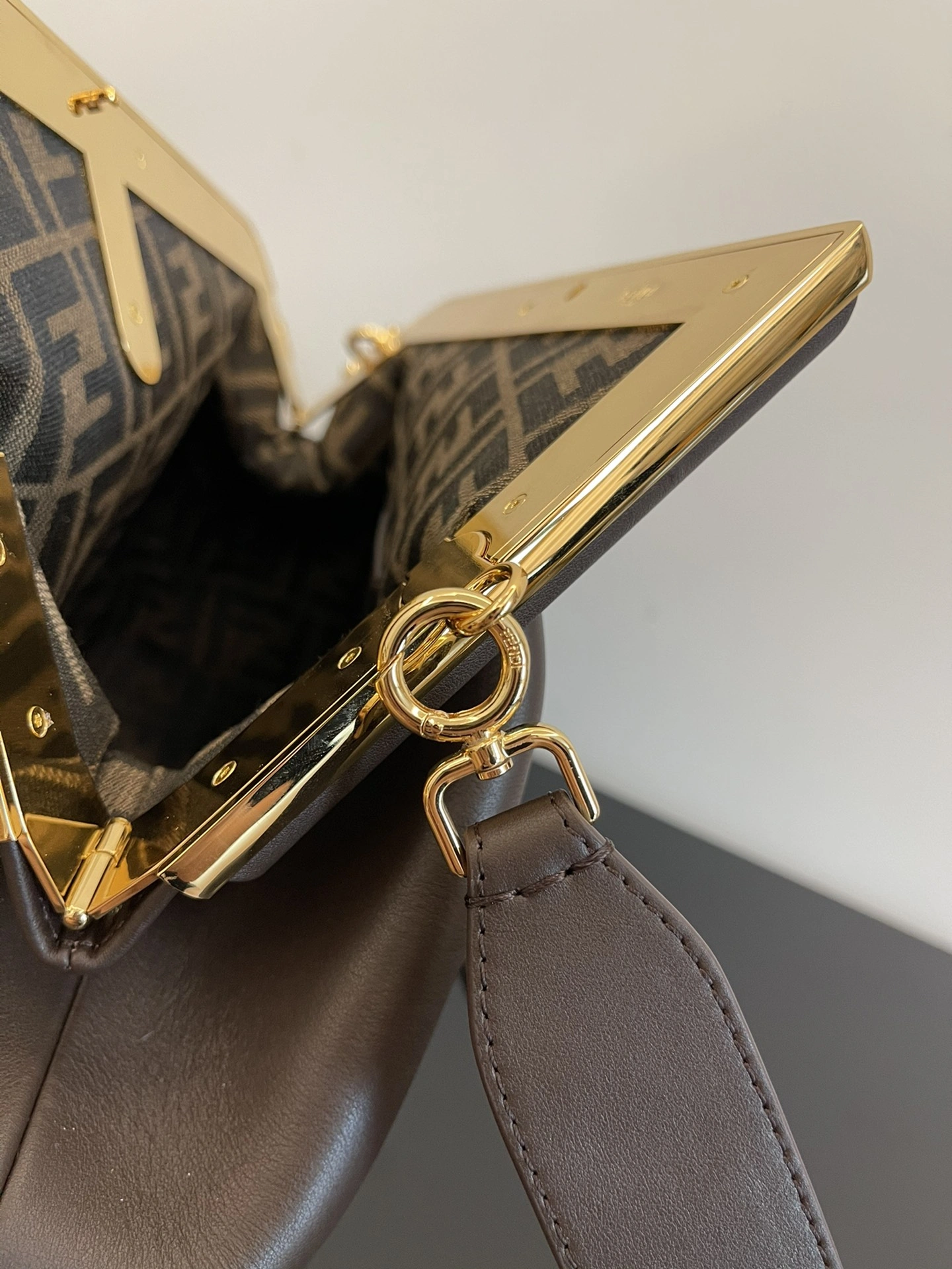 Comfortable Fendi Satchel Bags 69693