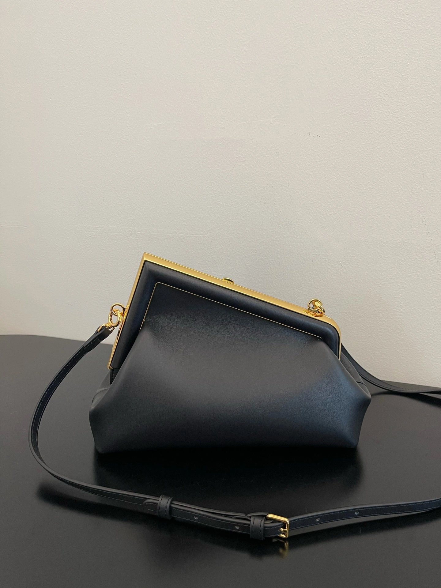 Neat Fendi Satchel Bags 69688