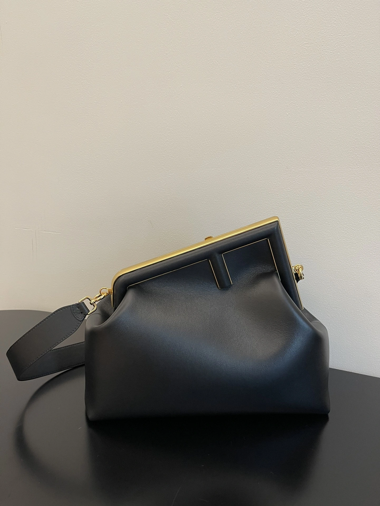 Fendi Satchel Bags Popular 69695