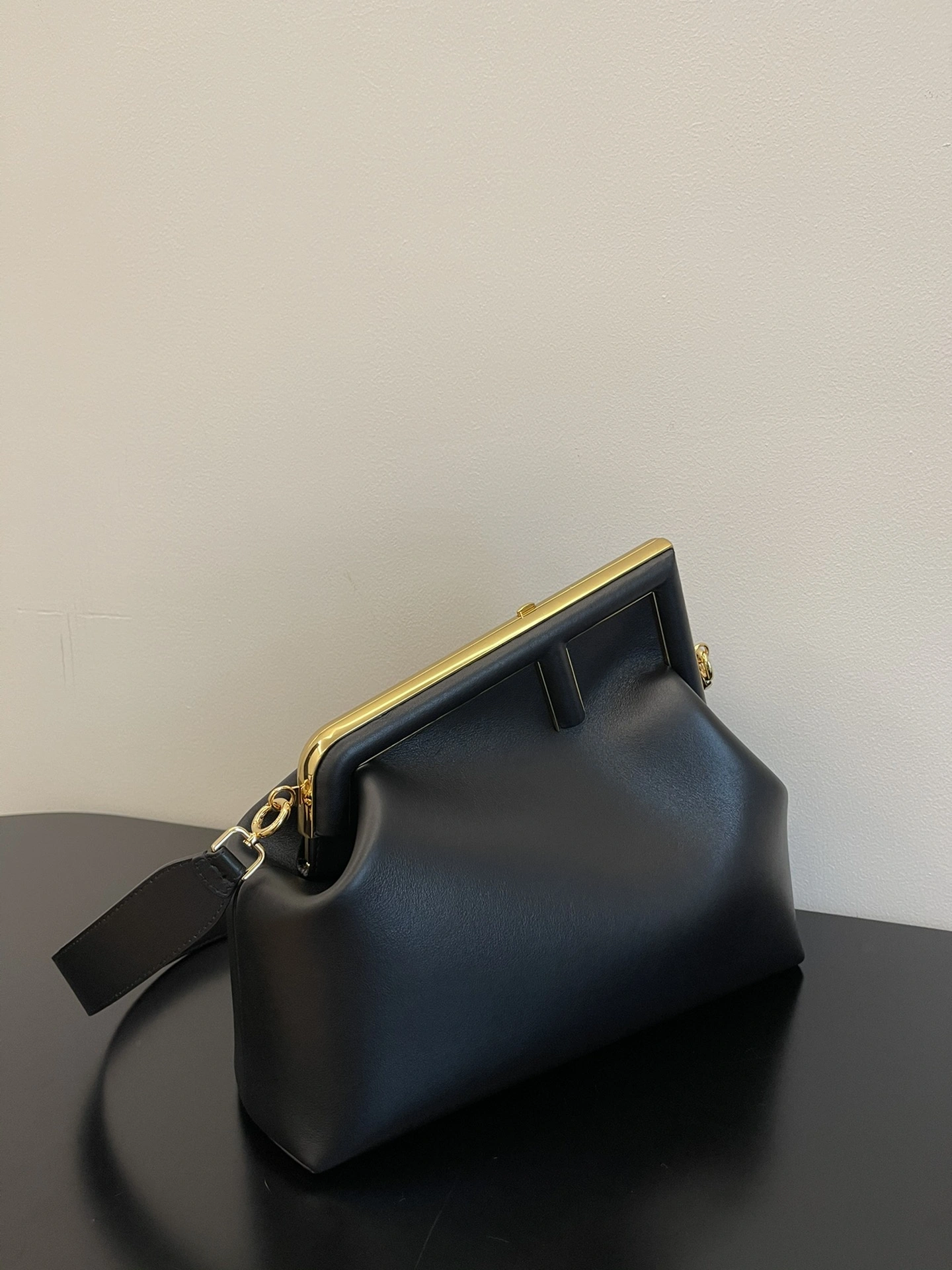 Fendi Satchel Bags Popular 69695