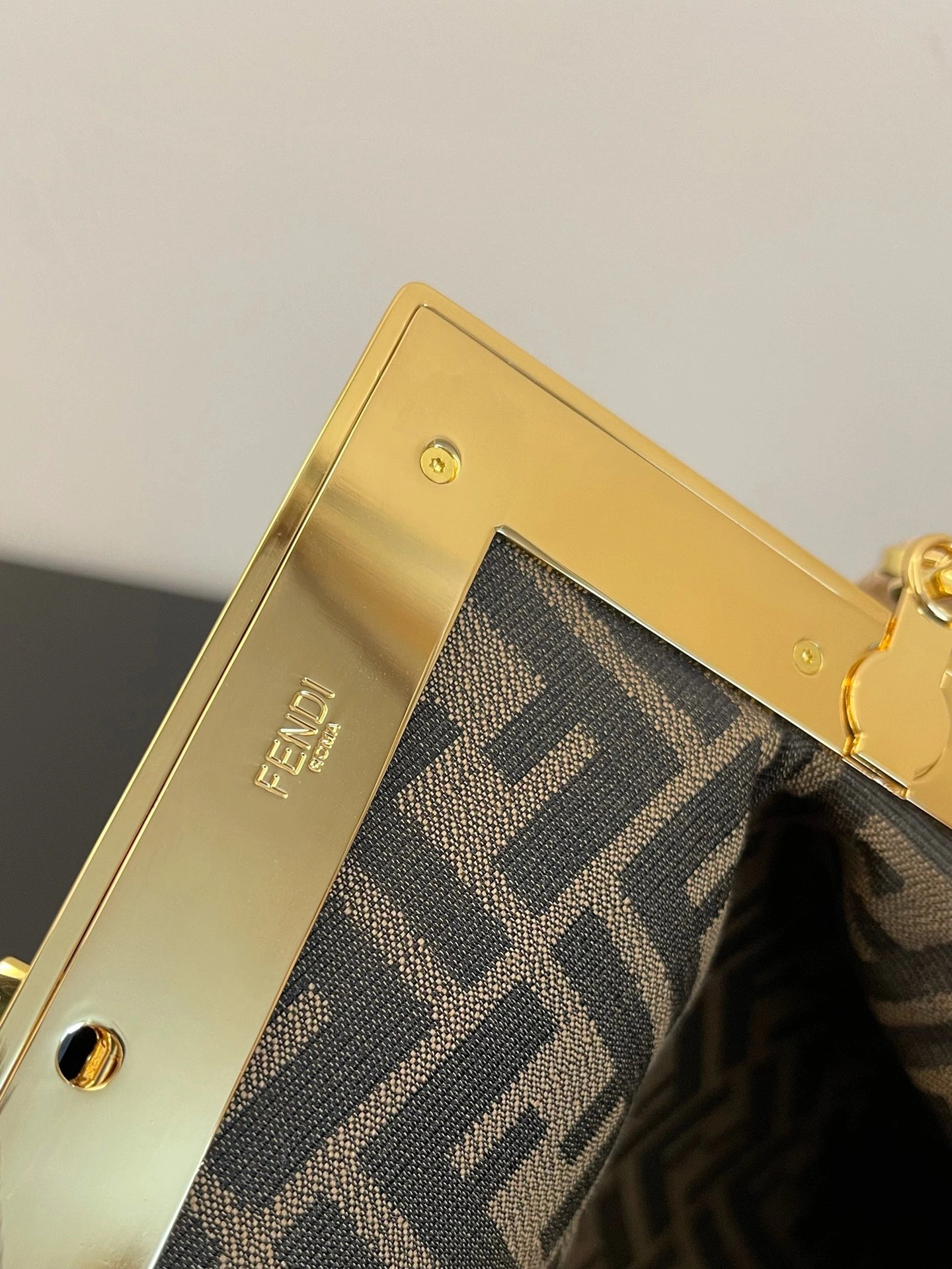 Fendi Satchel Bags Popular 69695