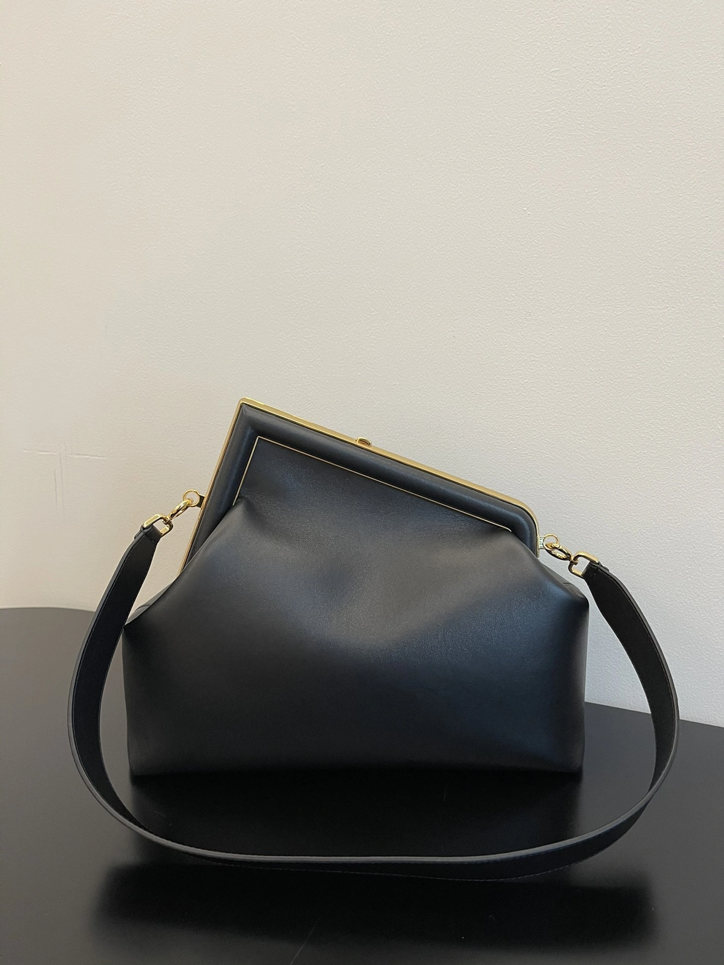 Fendi Satchel Bags Popular 69695