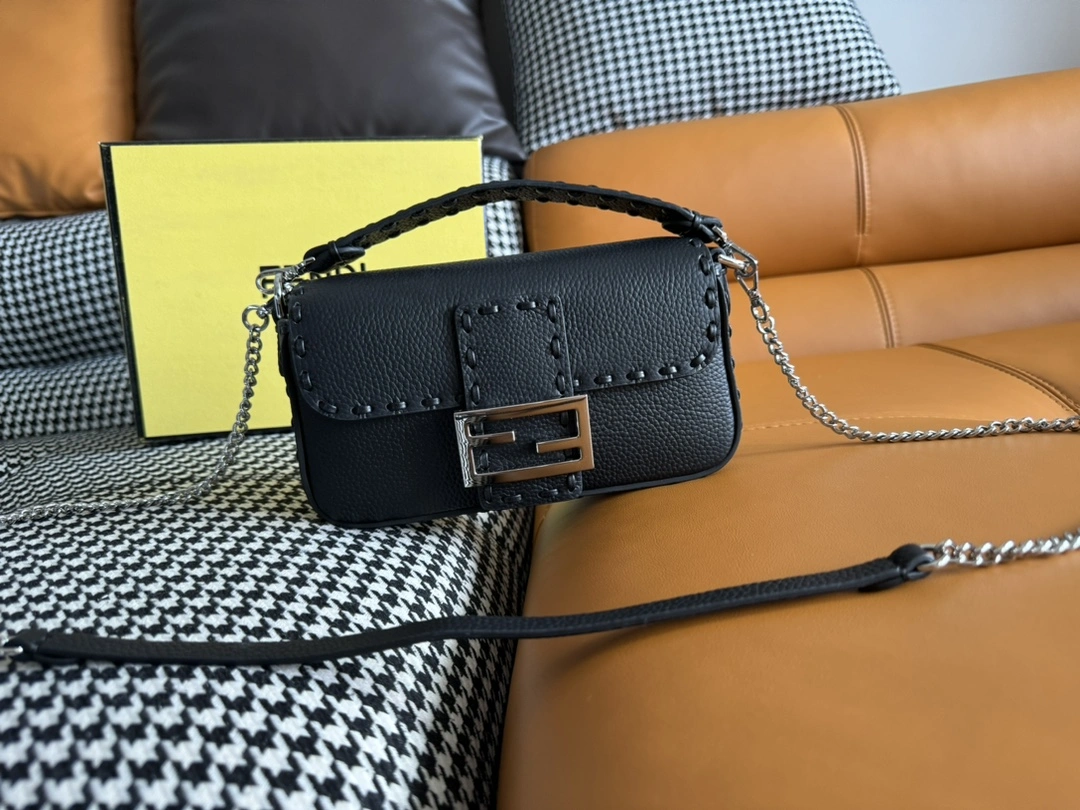 Flexible Fendi Satchel Bags 69682