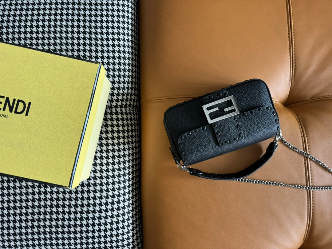 Flexible Fendi Satchel Bags 69682