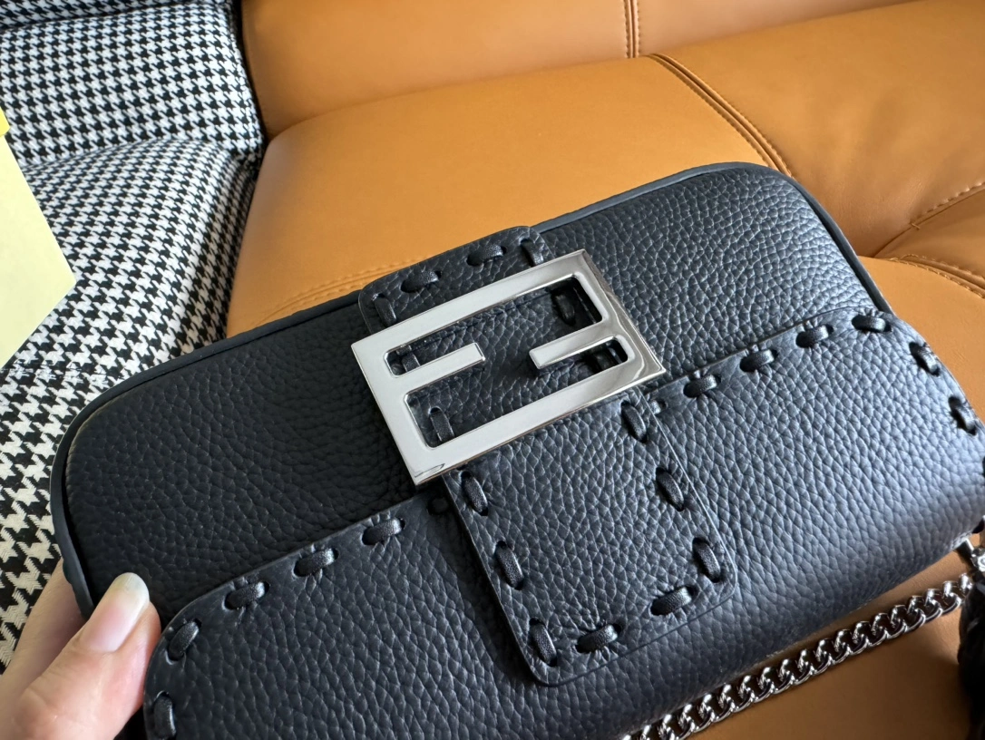 Flexible Fendi Satchel Bags 69682