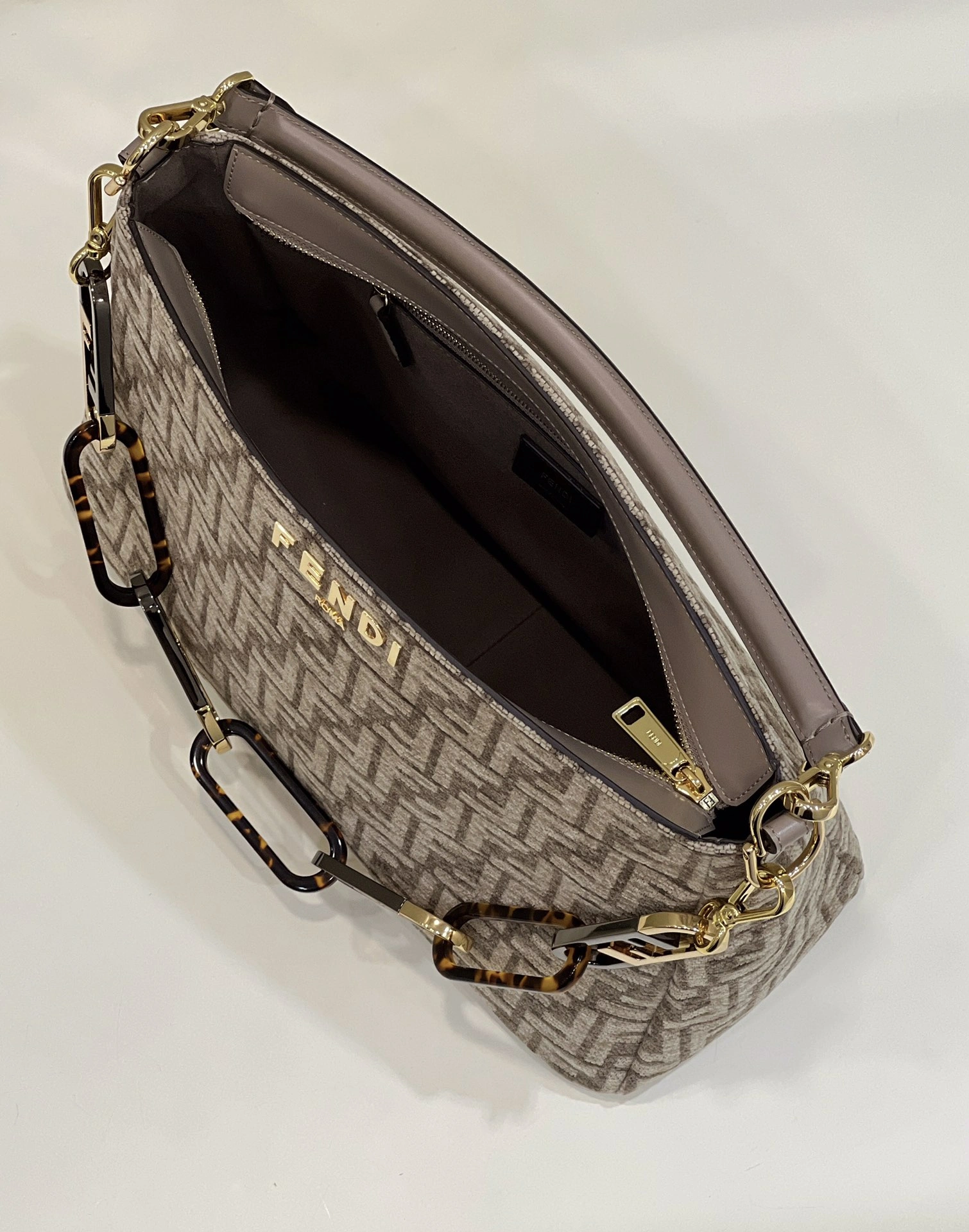 Fendi Satchel Bags WellDesigned 69675
