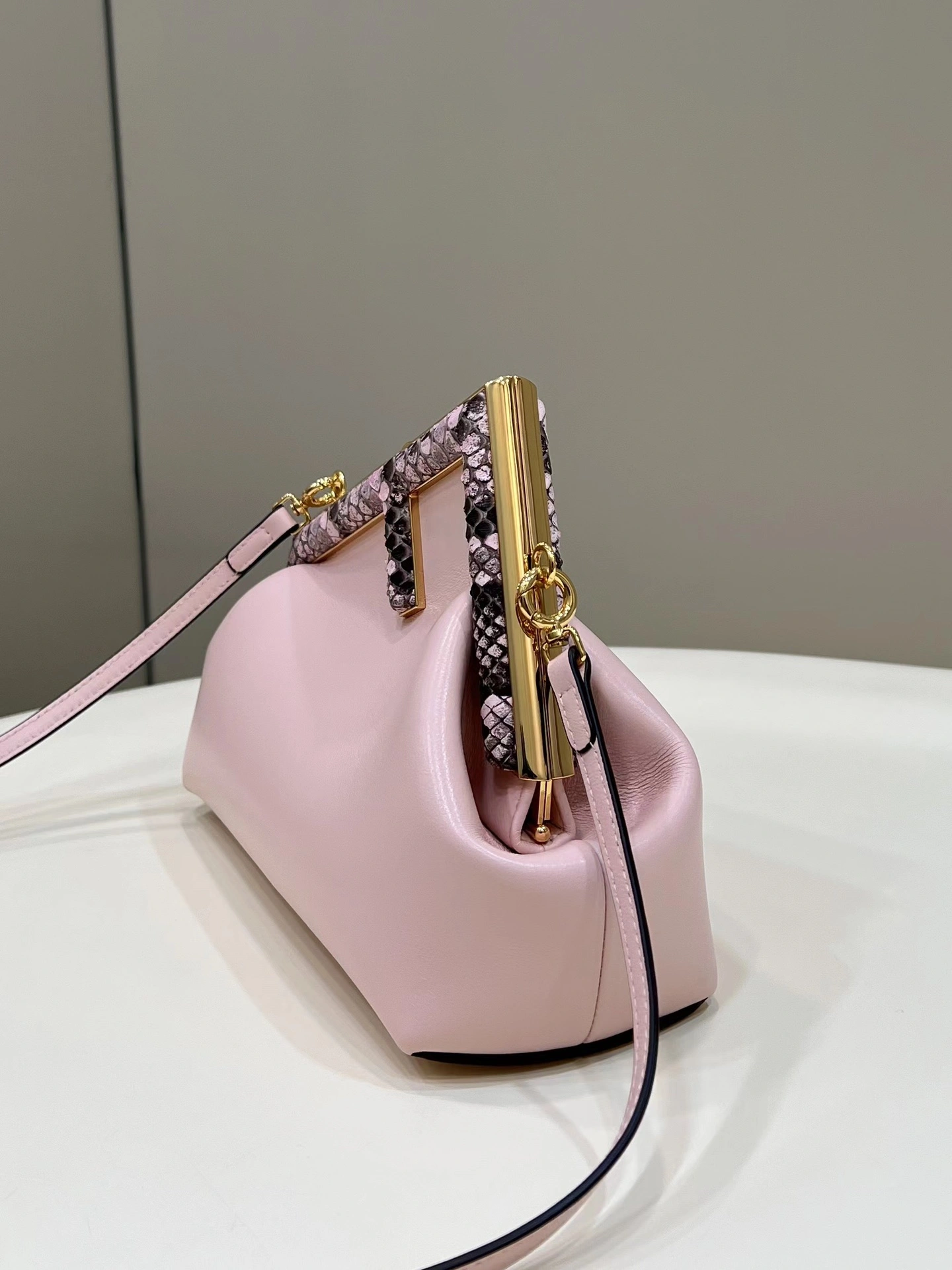 Modern Fendi Satchel Bags 69677