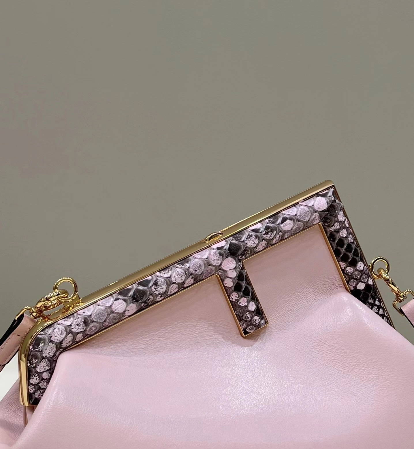 Modern Fendi Satchel Bags 69677