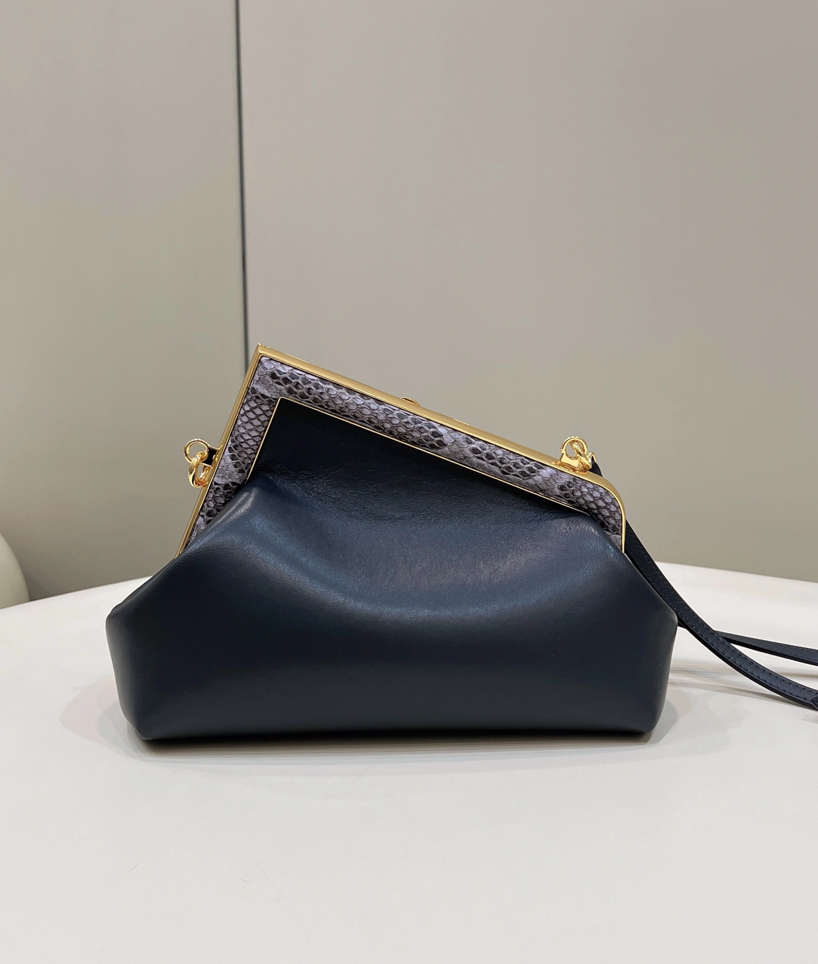 Fendi Satchel Bags Stylish 69674