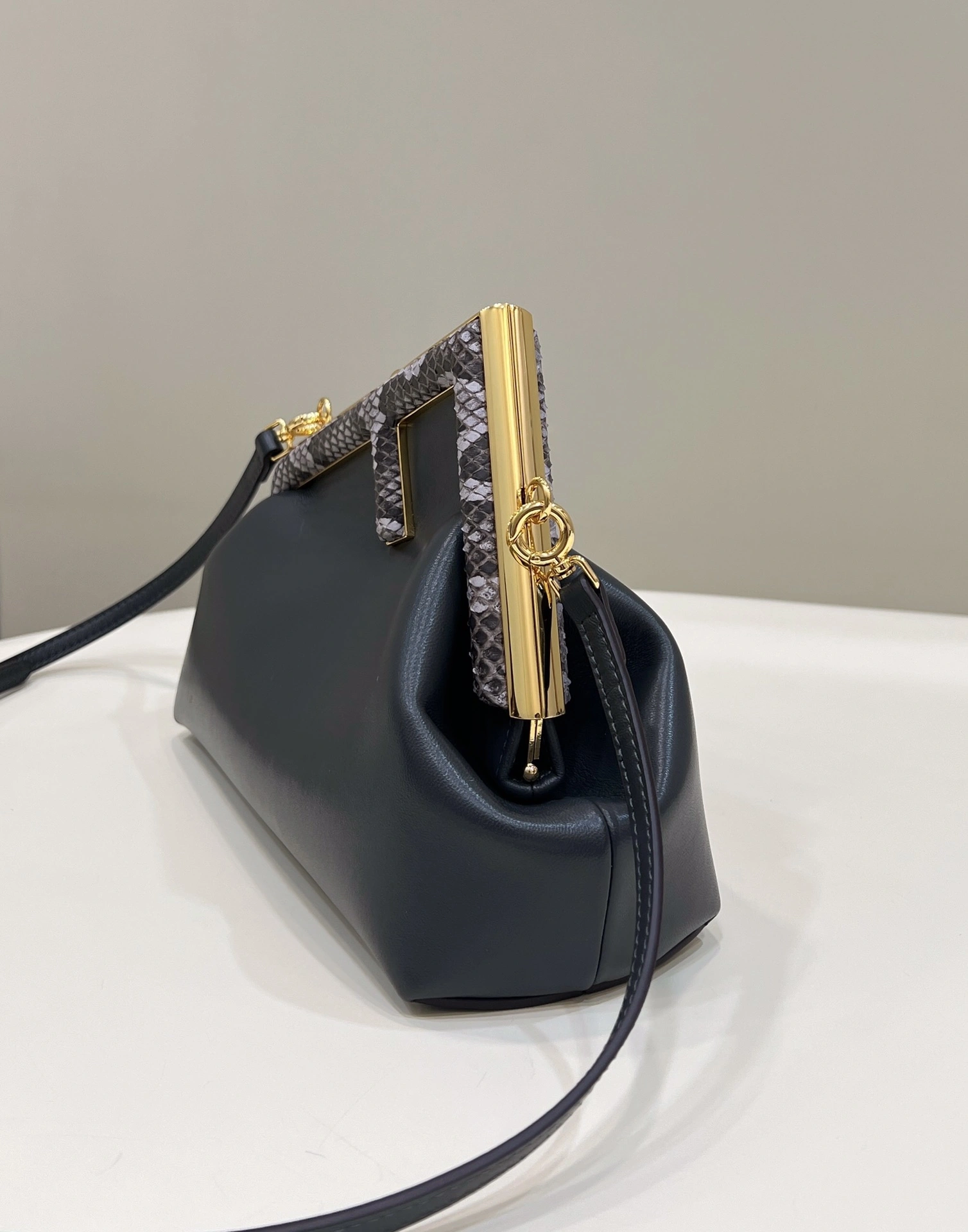 Fendi Satchel Bags Stylish 69674