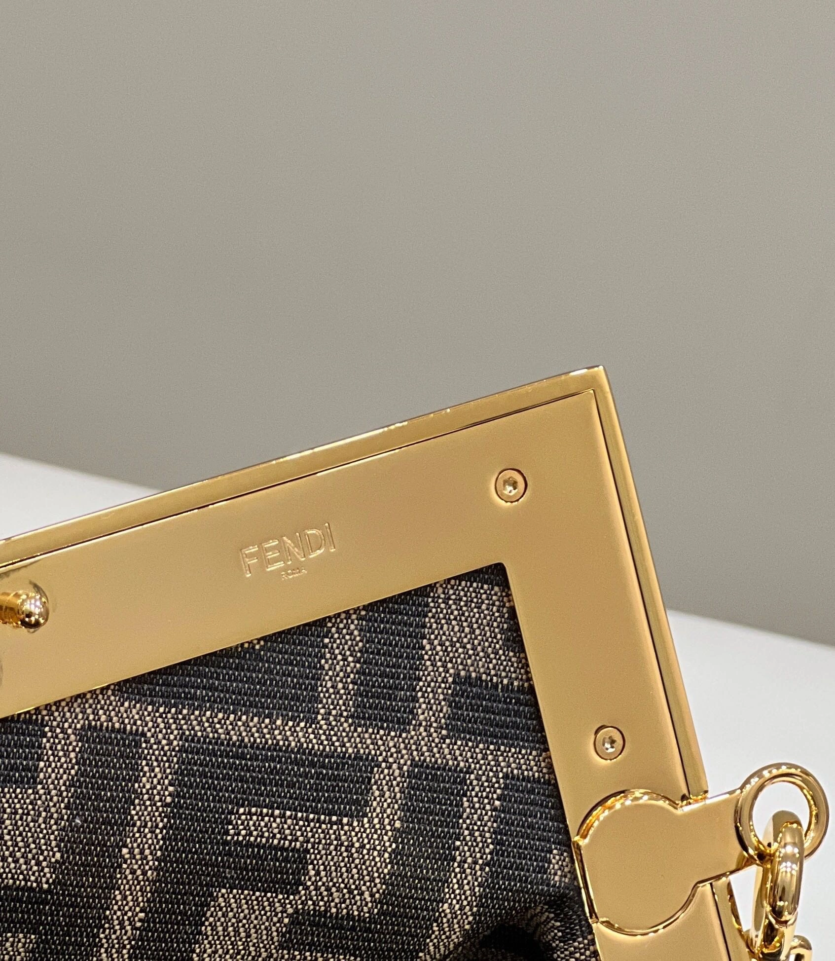Fendi Satchel Bags Stylish 69674