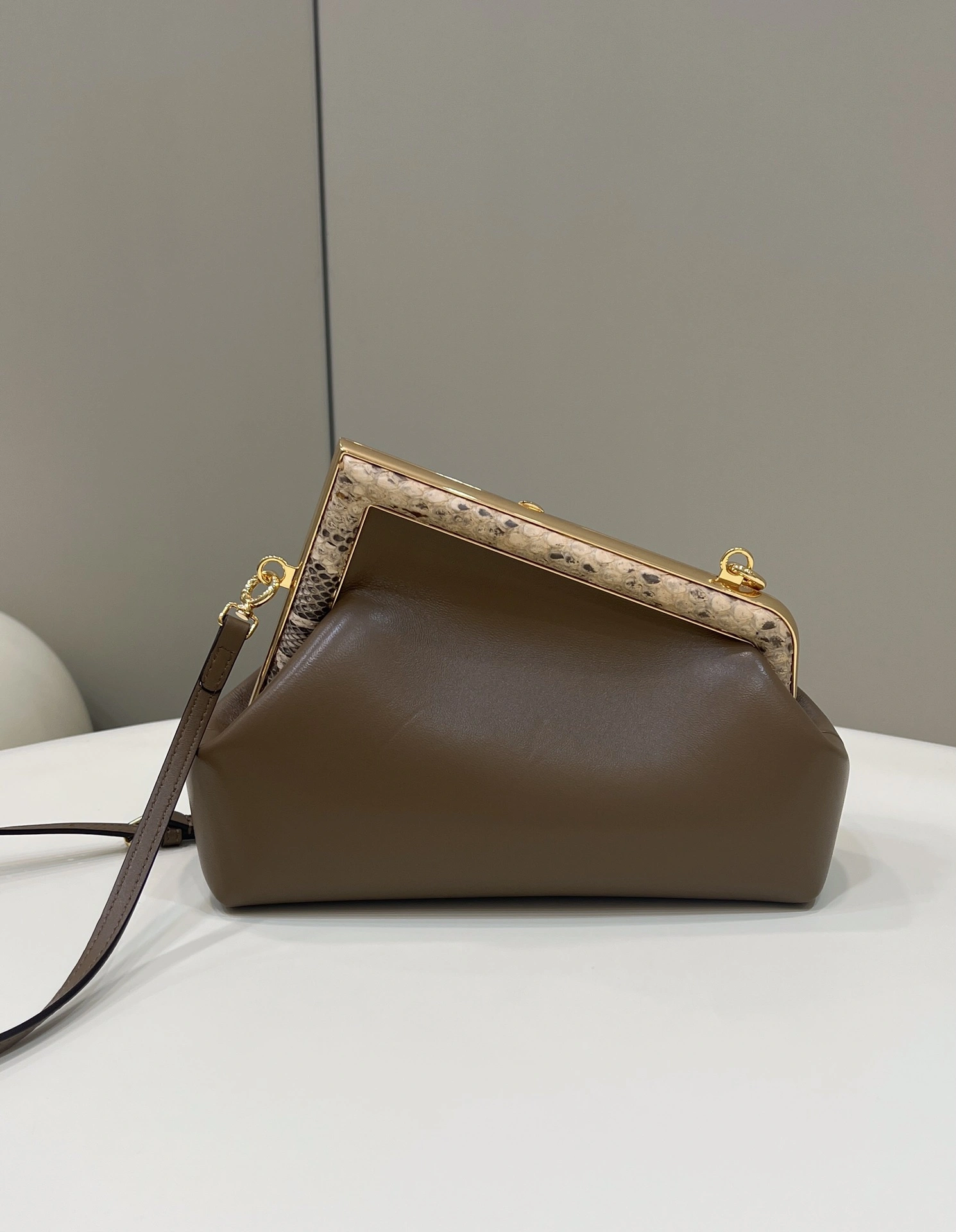 Fendi Satchel Bags EasyMatch 69672