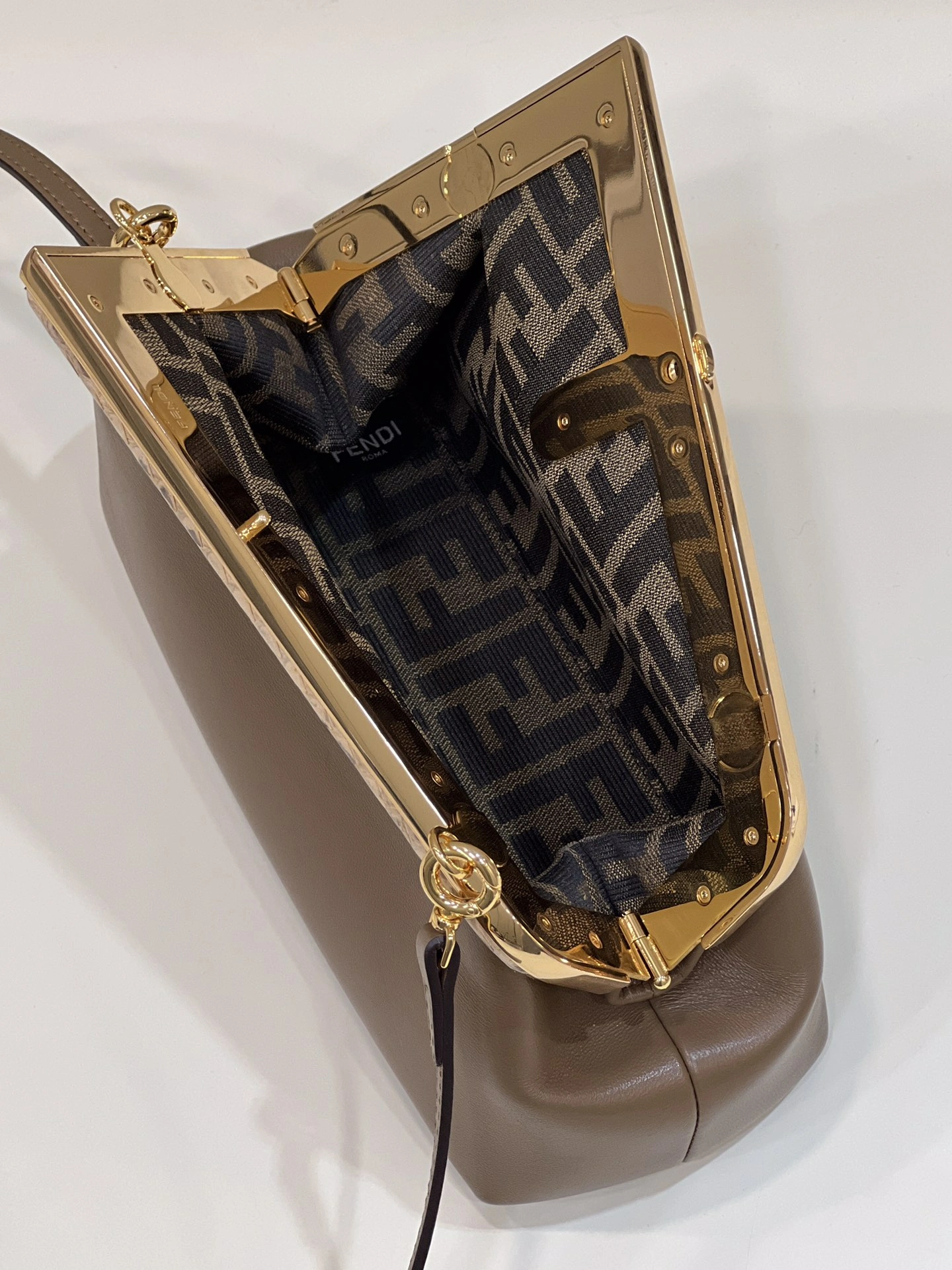 Fendi Satchel Bags EasyMatch 69672