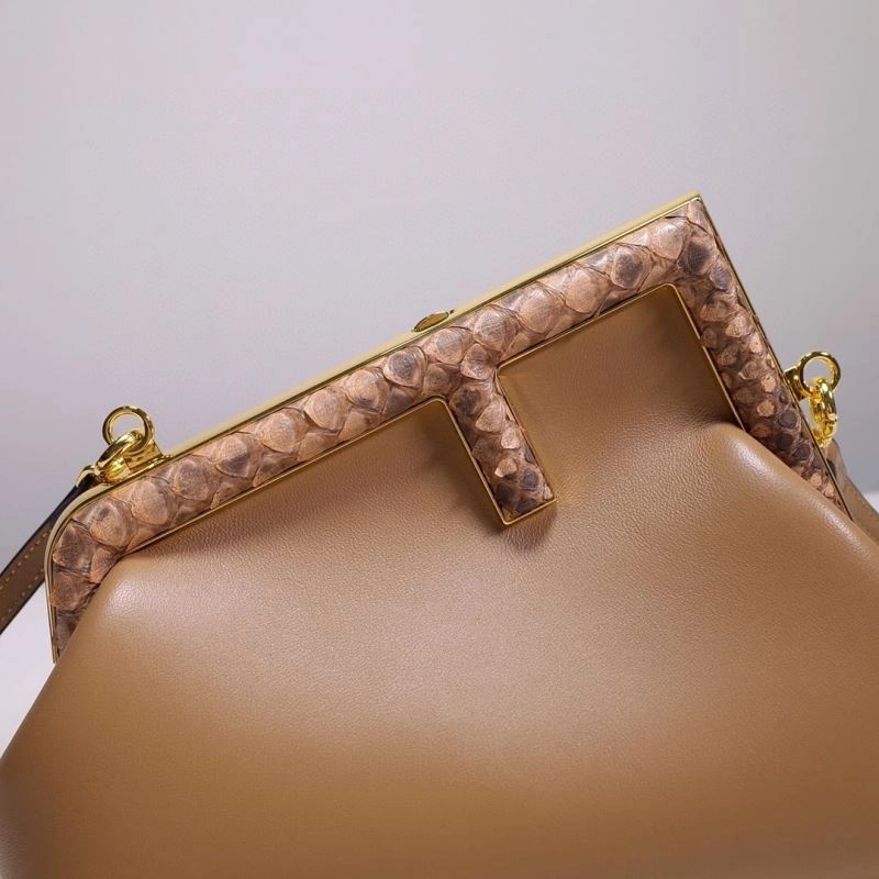 RelaxedFit Fendi Satchel Bags 59359