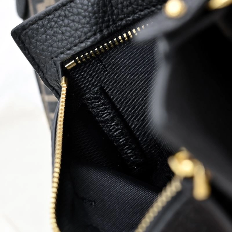 Sleek Fendi Shopping Bags 85180