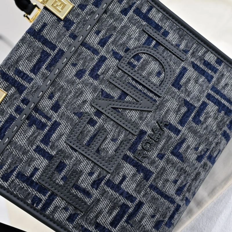 Fendi Shopping Bags Sleek 85181