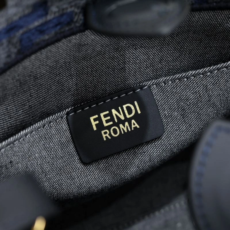 Fendi Shopping Bags Sleek 85181