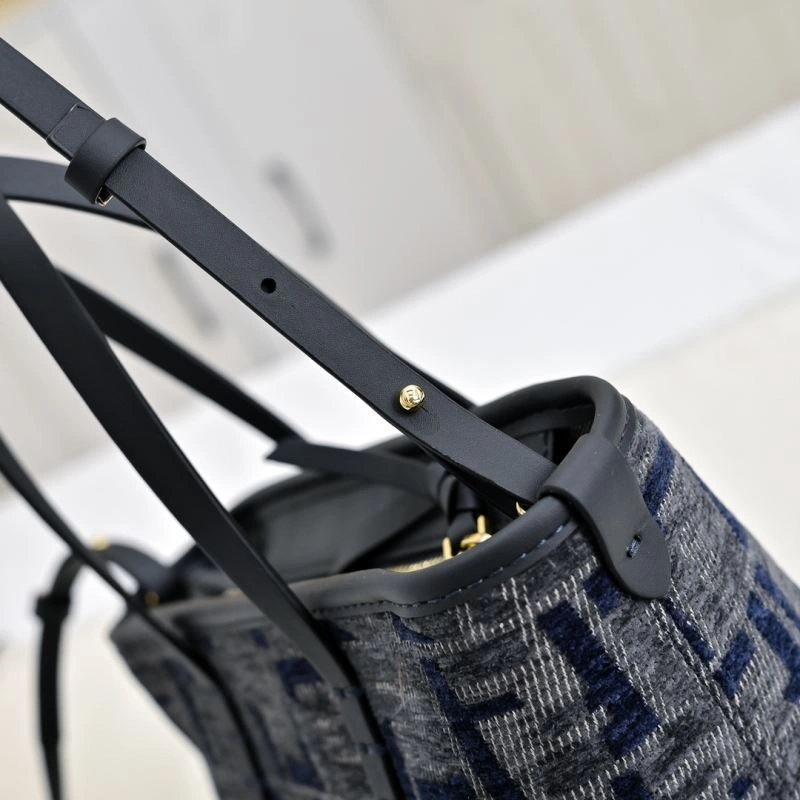 UrbanChic Fendi Shopping Bags 85177